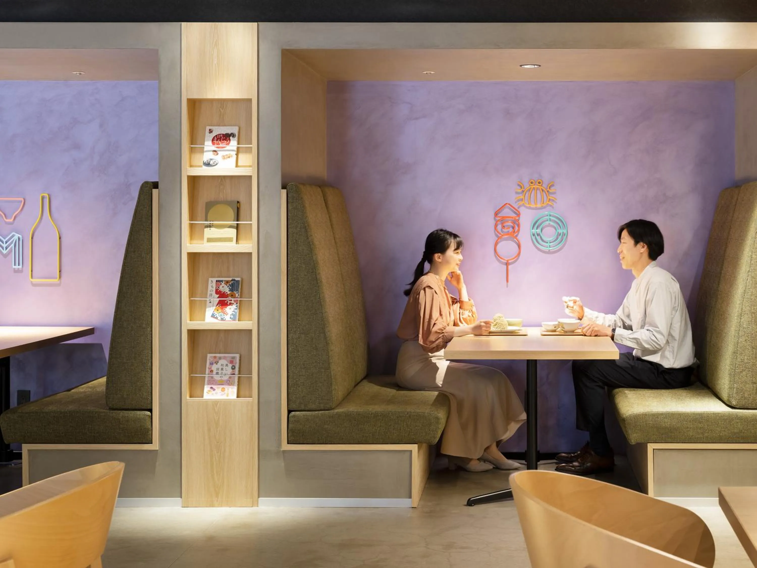 Lounge or bar in OMO5 Kanazawa Katamachi by Hoshino Resorts