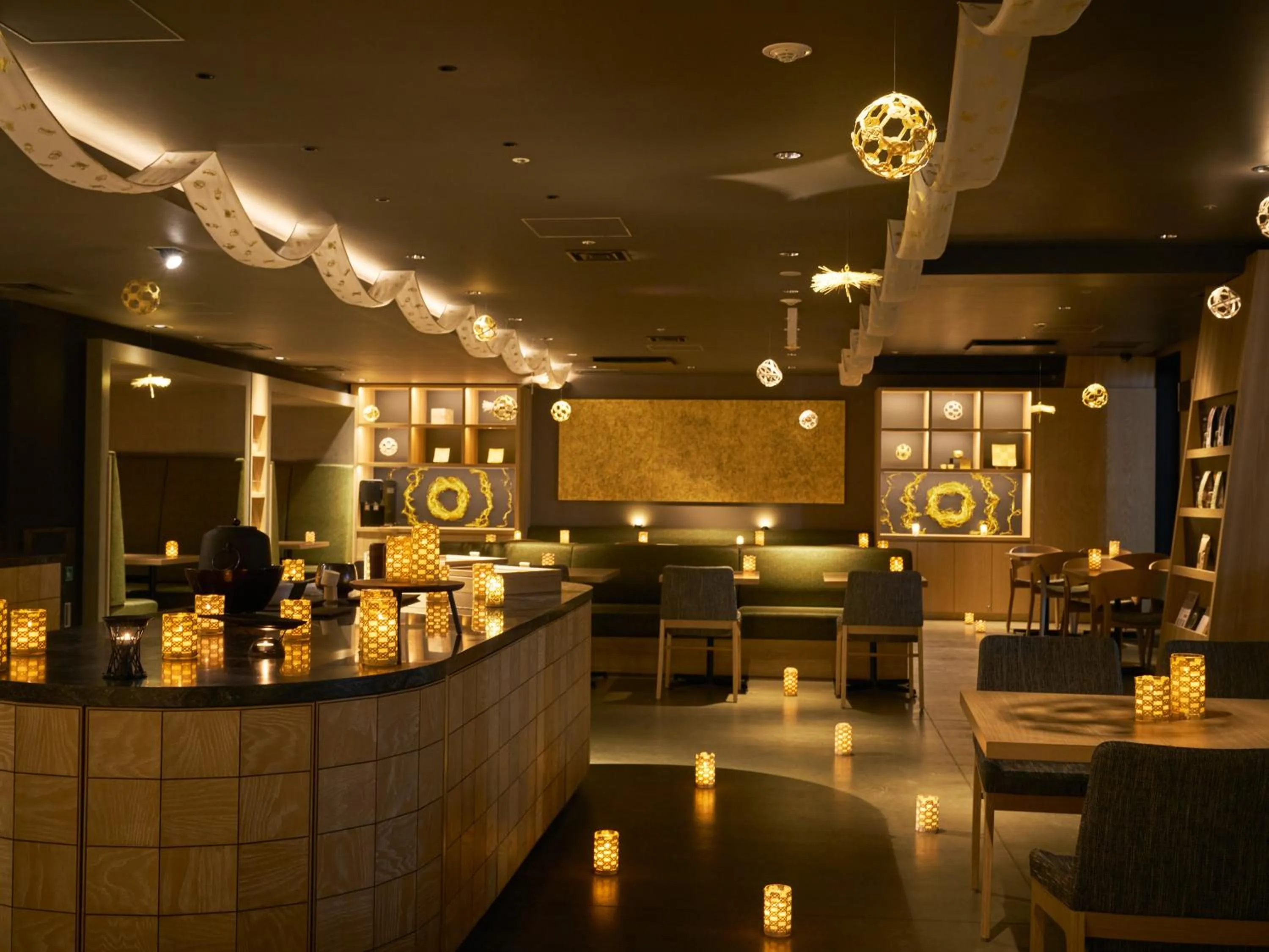 Lounge or bar in OMO5 Kanazawa Katamachi by Hoshino Resorts