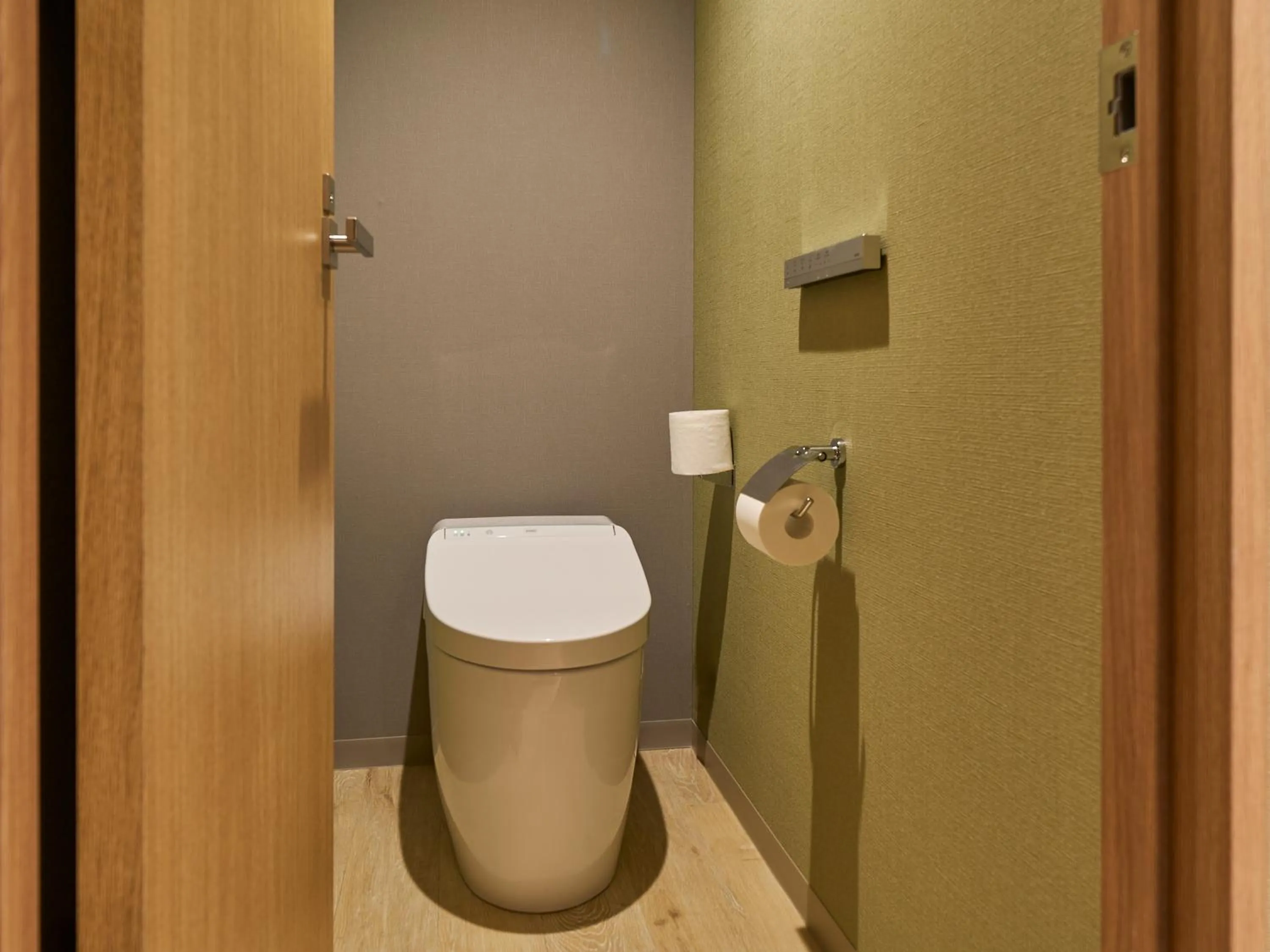 Toilet in OMO5 Kanazawa Katamachi by Hoshino Resorts