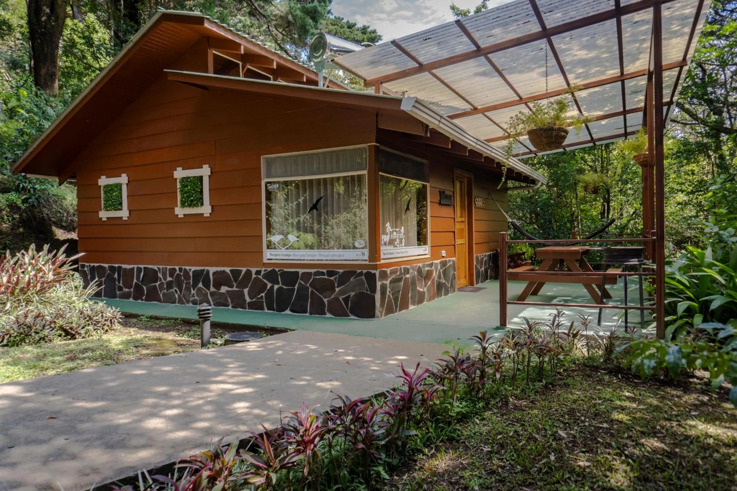 Property building in Los Pinos Cabins & Reserve