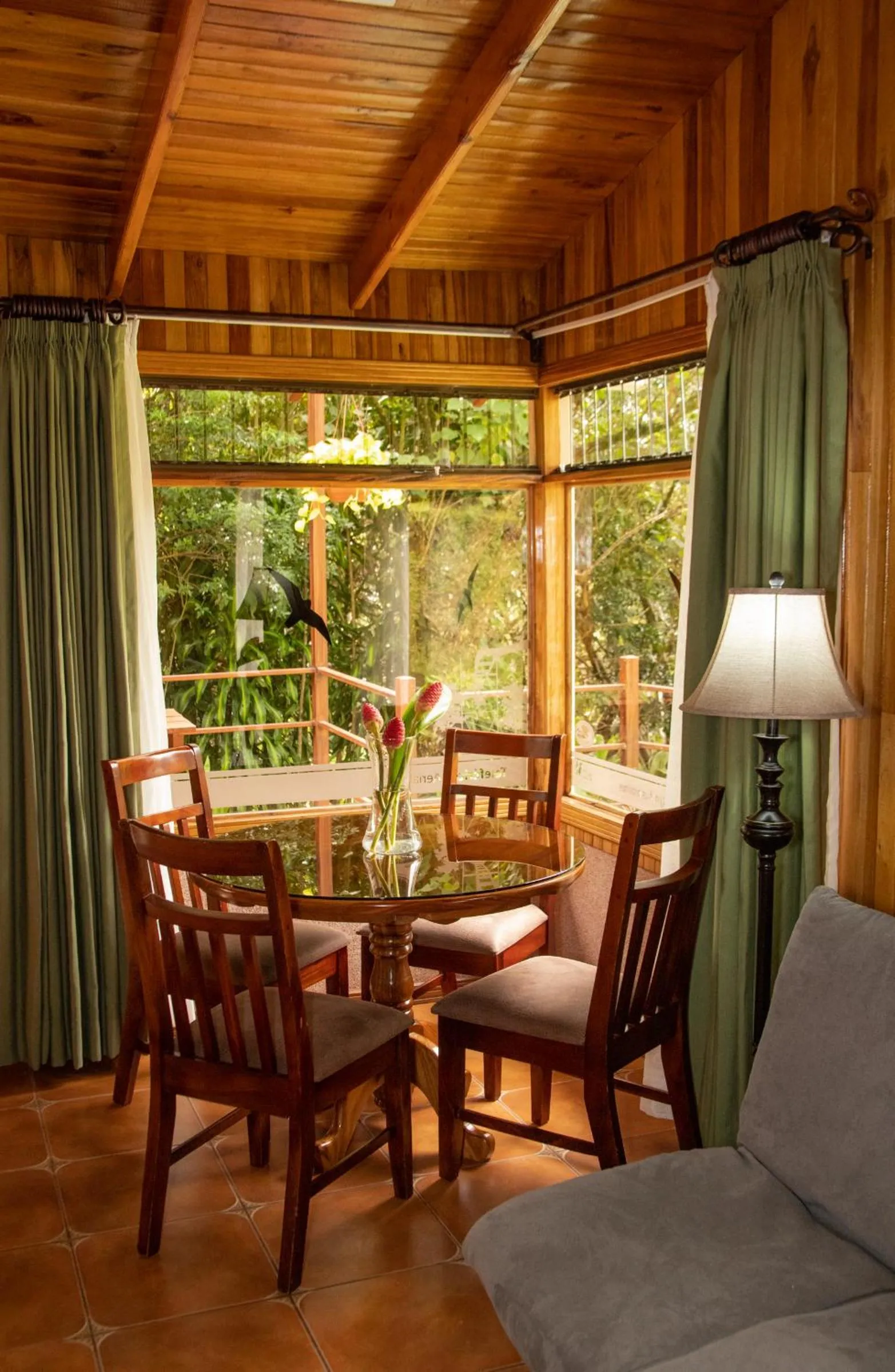 Living room in Los Pinos Cabins & Reserve