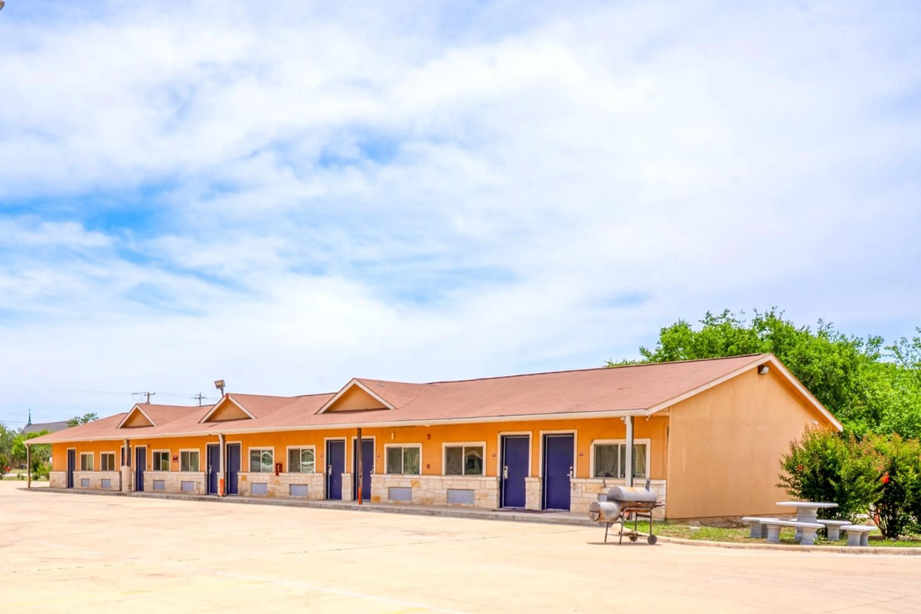 Facade/entrance in Atria Extended Stays By OYO Jourdanton