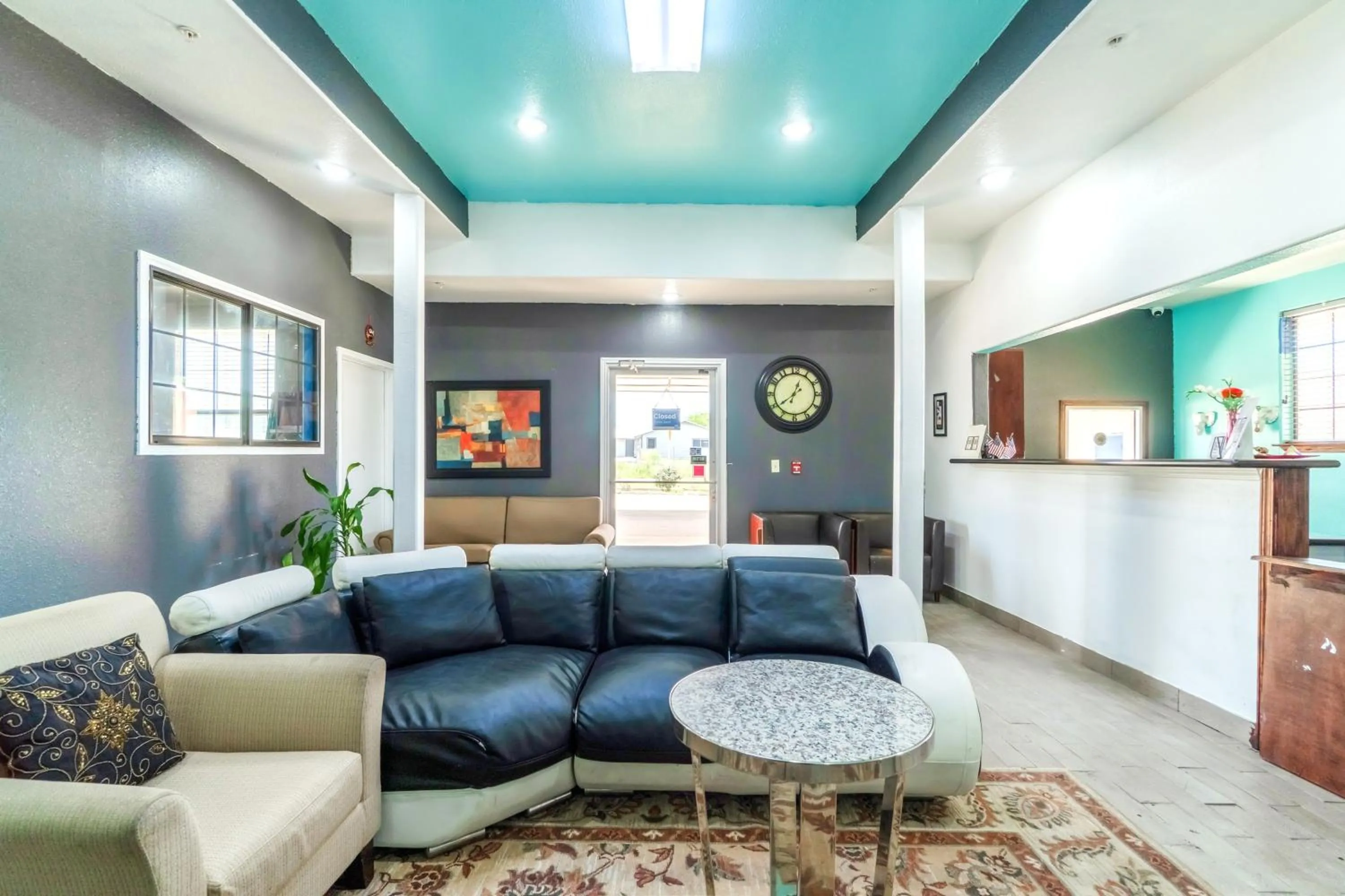 Lobby or reception in Atria Extended Stays By OYO Jourdanton