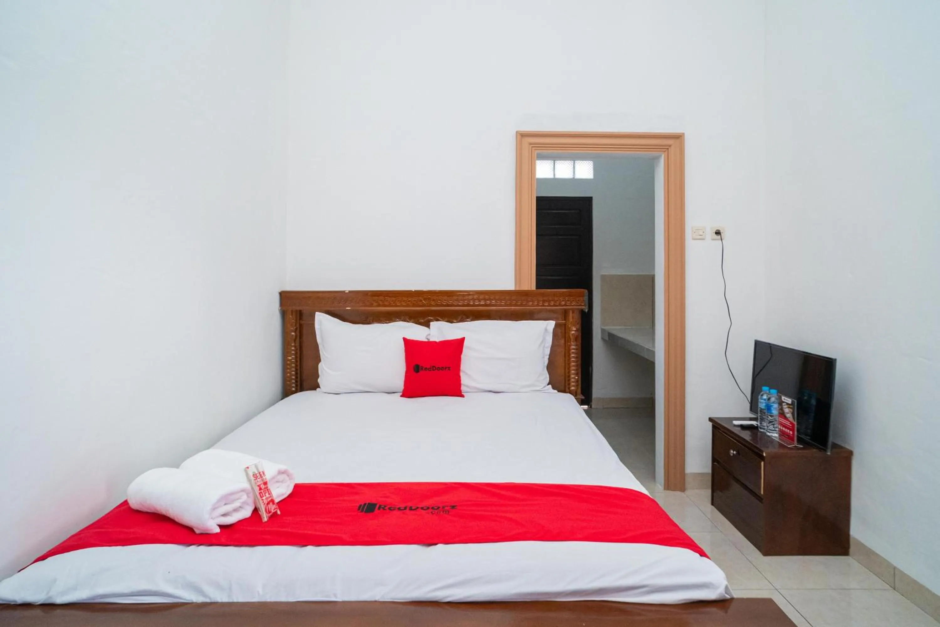 Bed in RedDoorz Syariah @ Jalan Tingang Palangkaraya