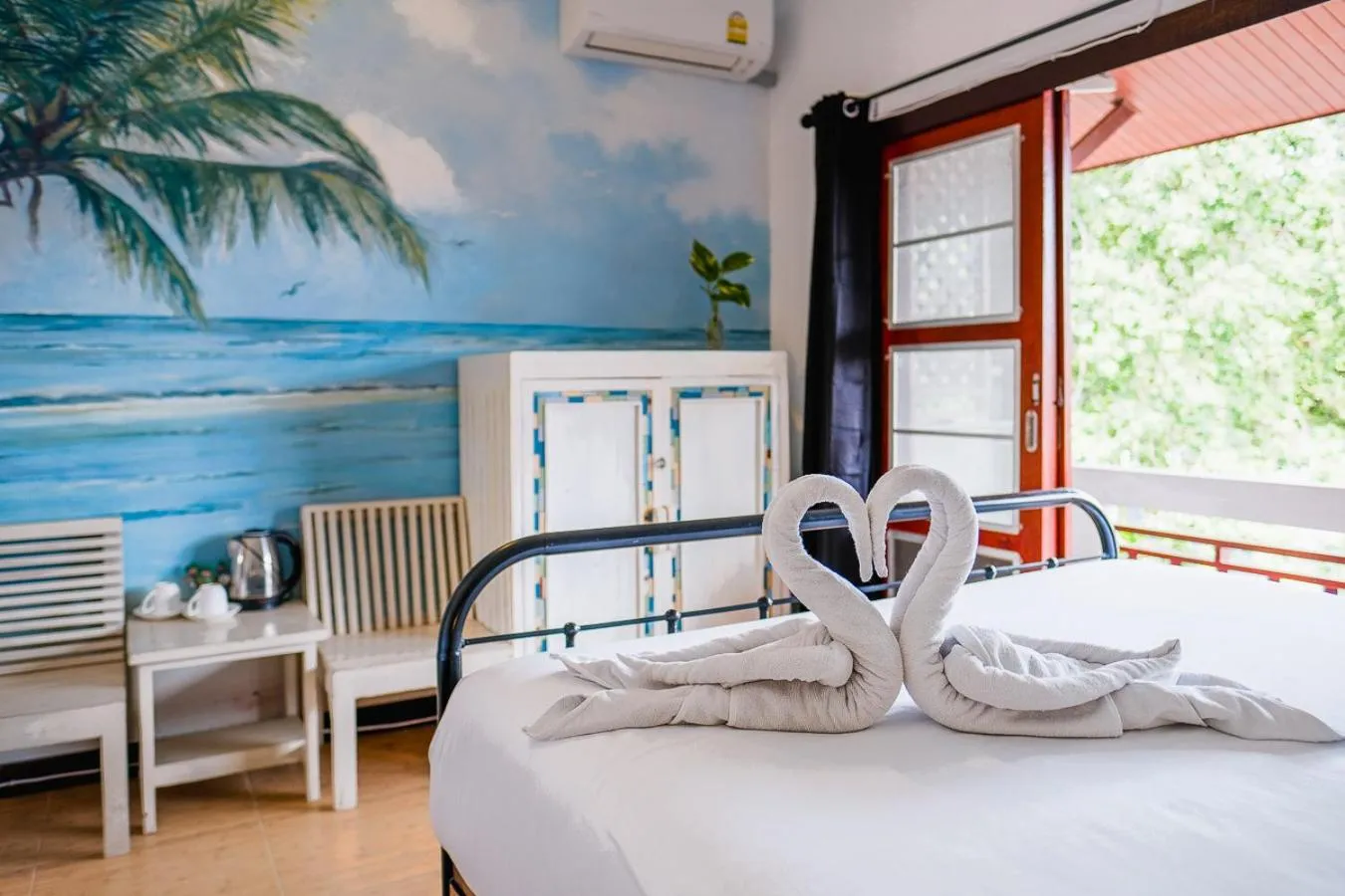 Bed in Hydronauts Diving Resort - Koh Tao