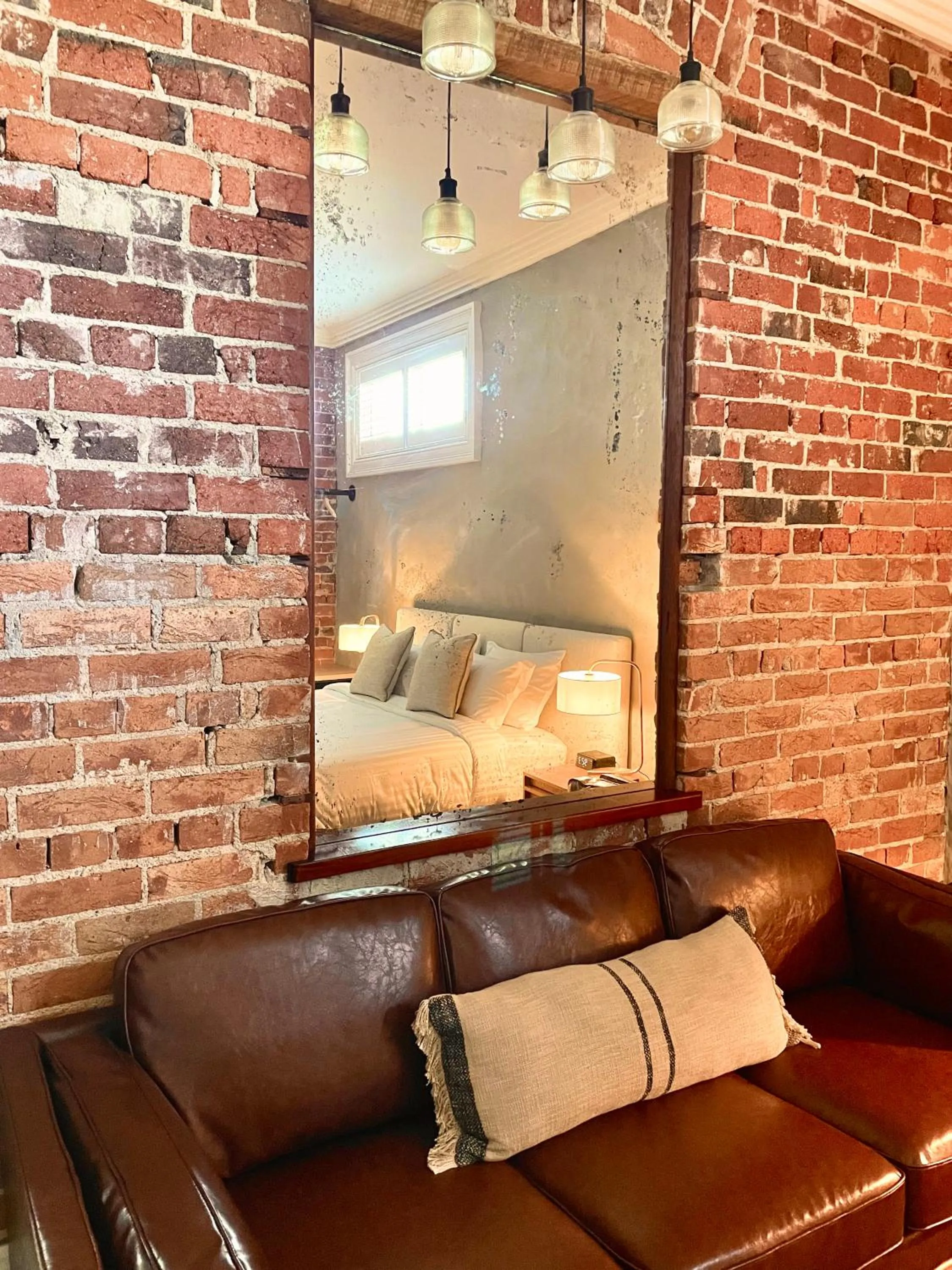 Seating area, Bed in Oxford on Otho