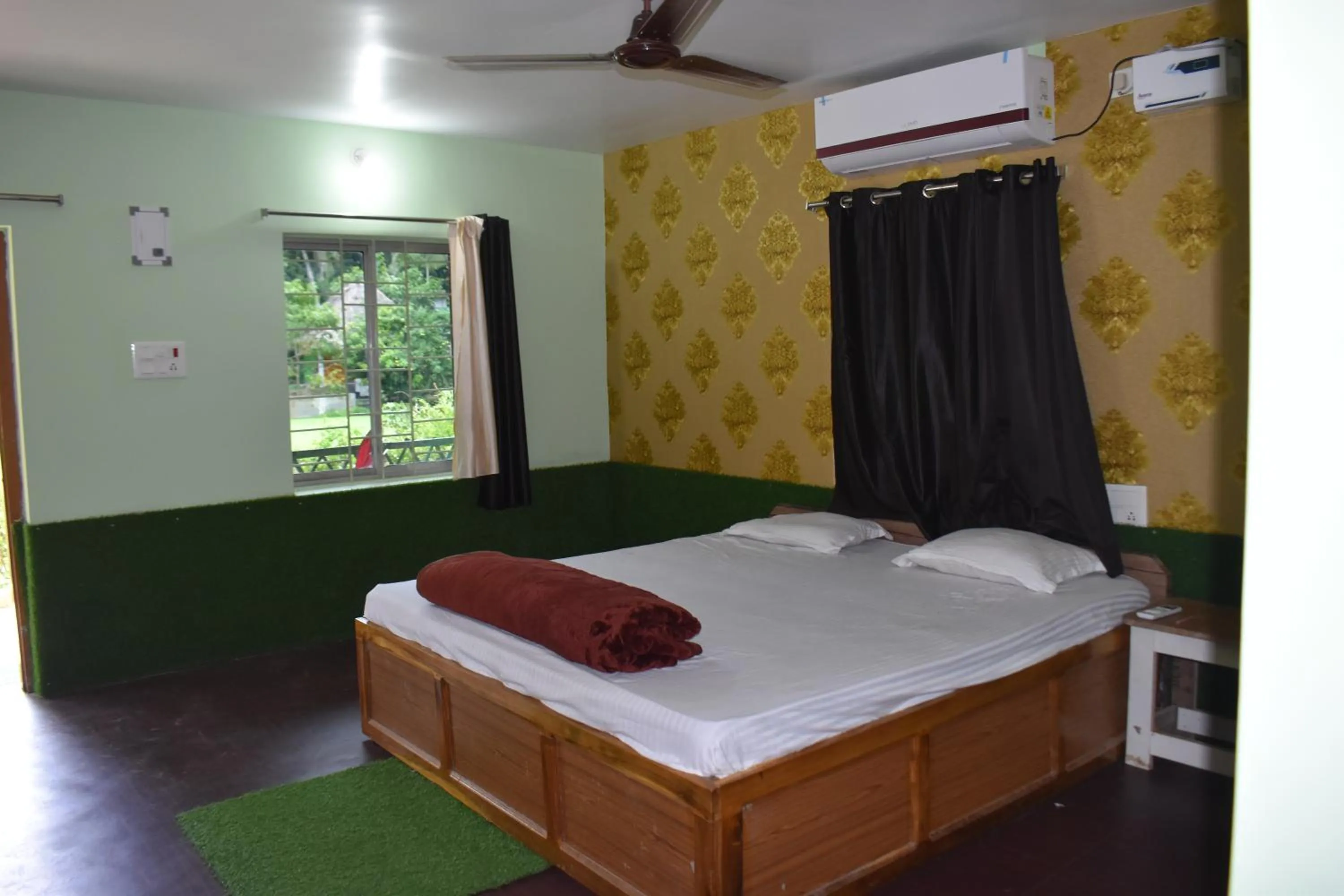 Bed in Kanikasundari Home Stay