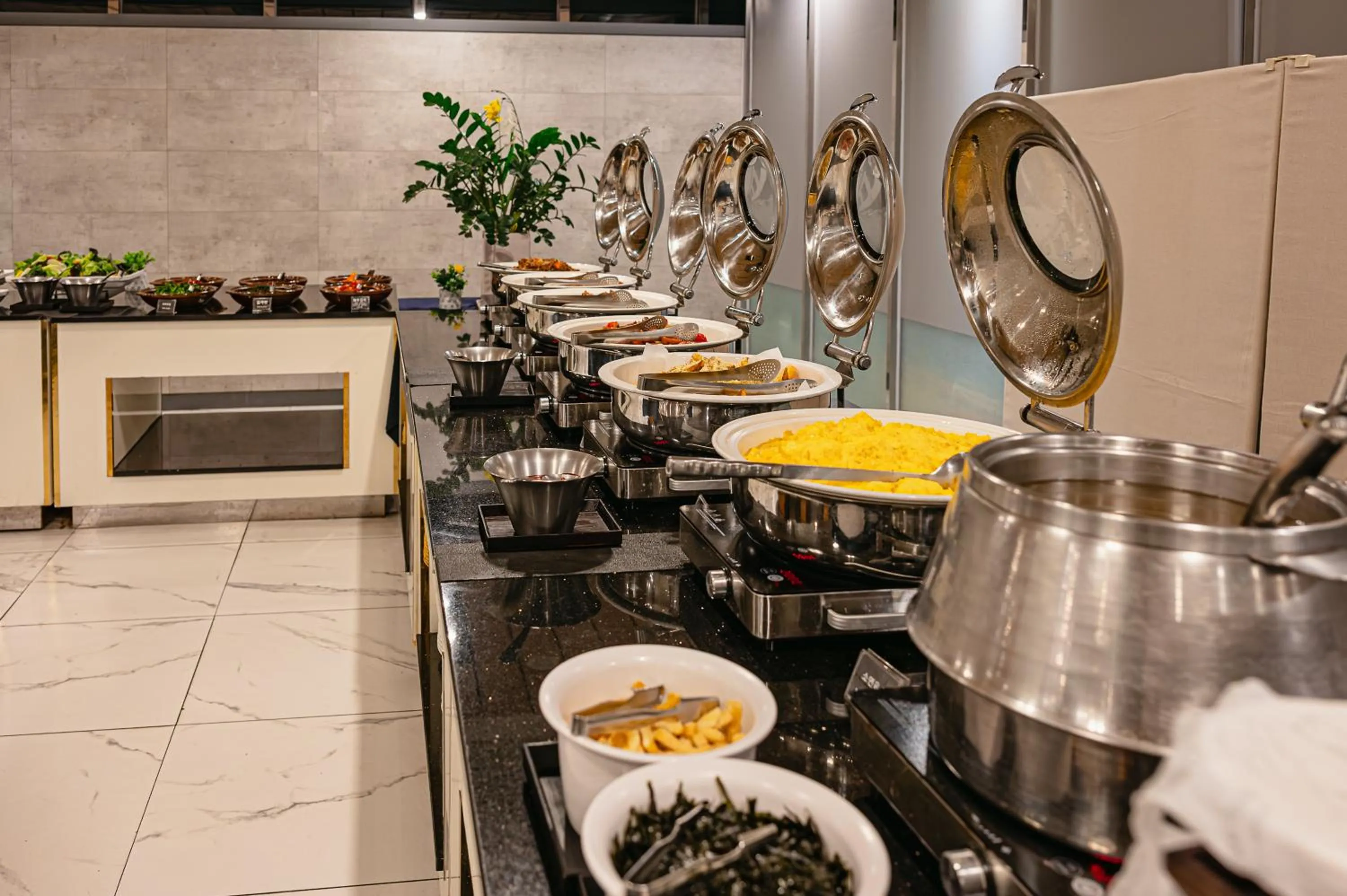 Restaurant/places to eat in Hamdeok Beach Stay Jeju