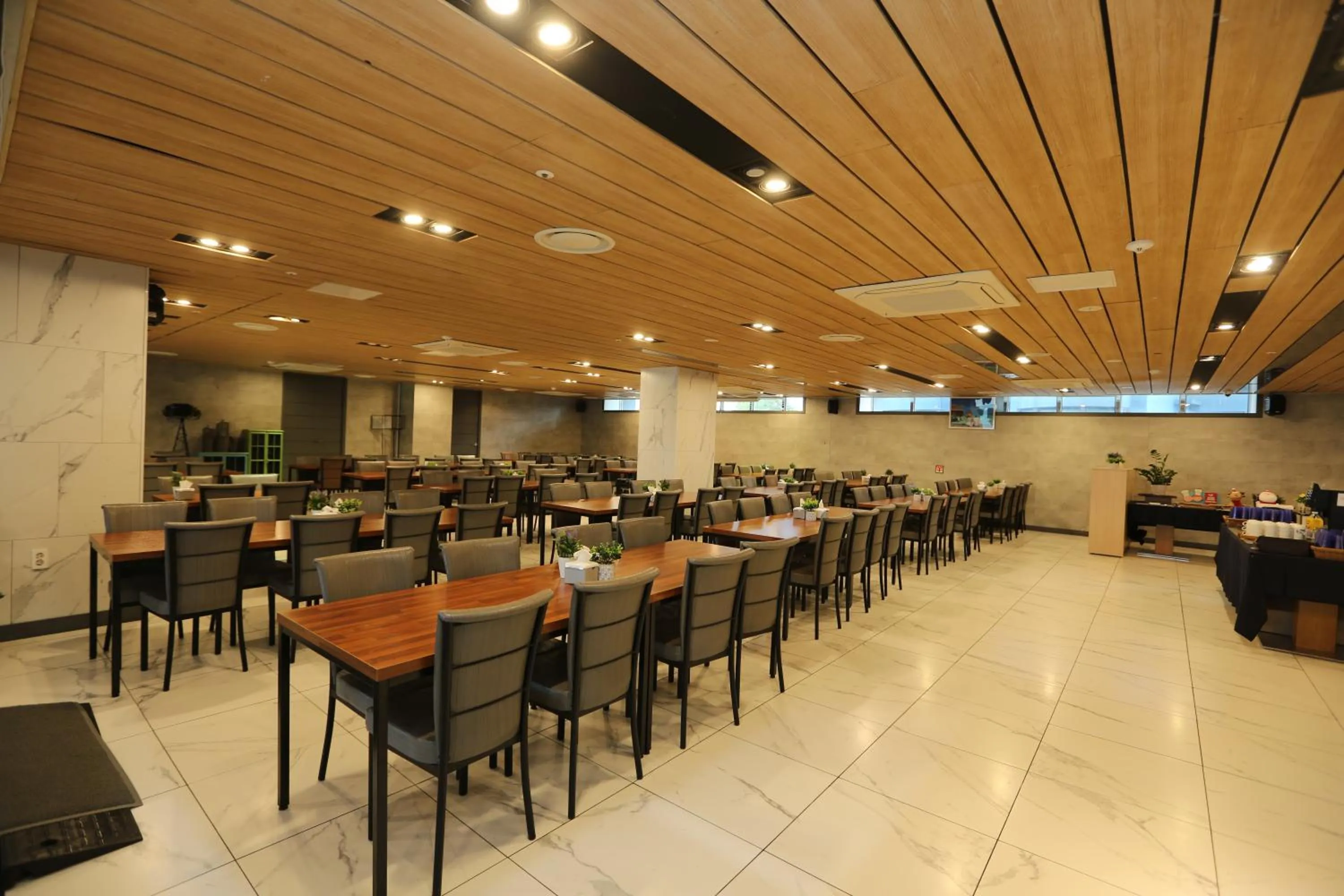 Restaurant/places to eat in Hamdeok Beach Stay Jeju