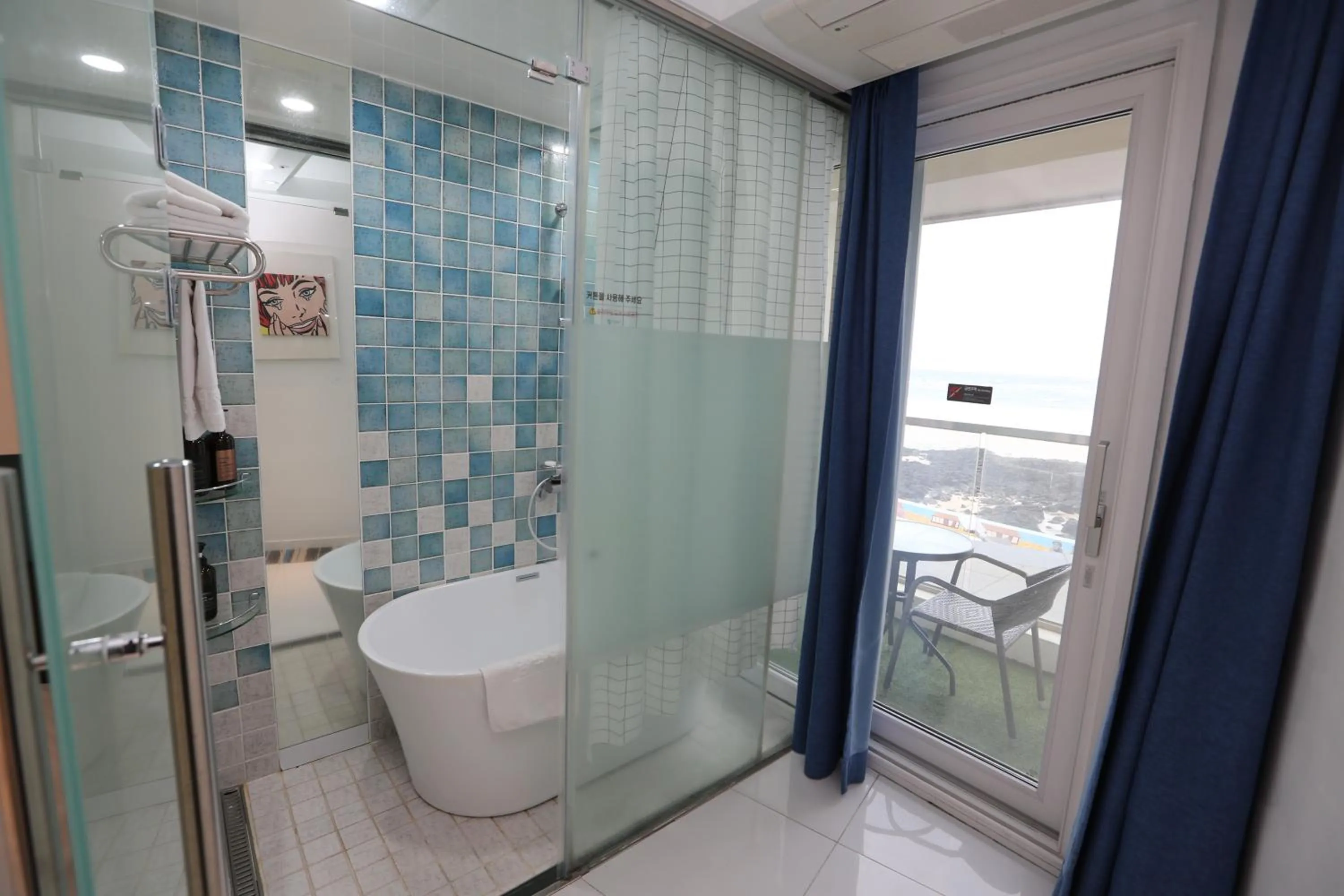 Bathroom in Hamdeok Beach Stay Jeju