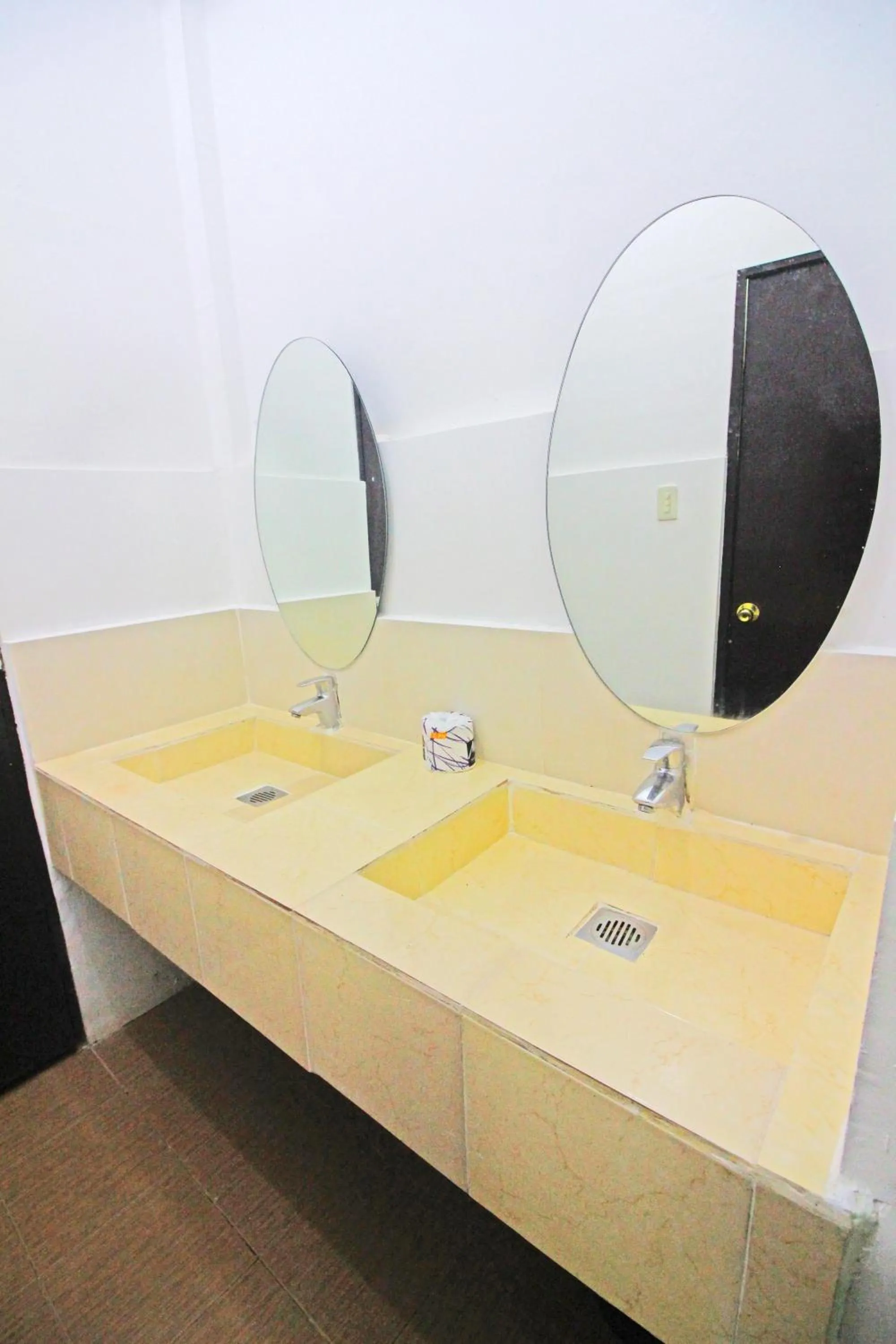 Bathroom in Caliraya Resort Club