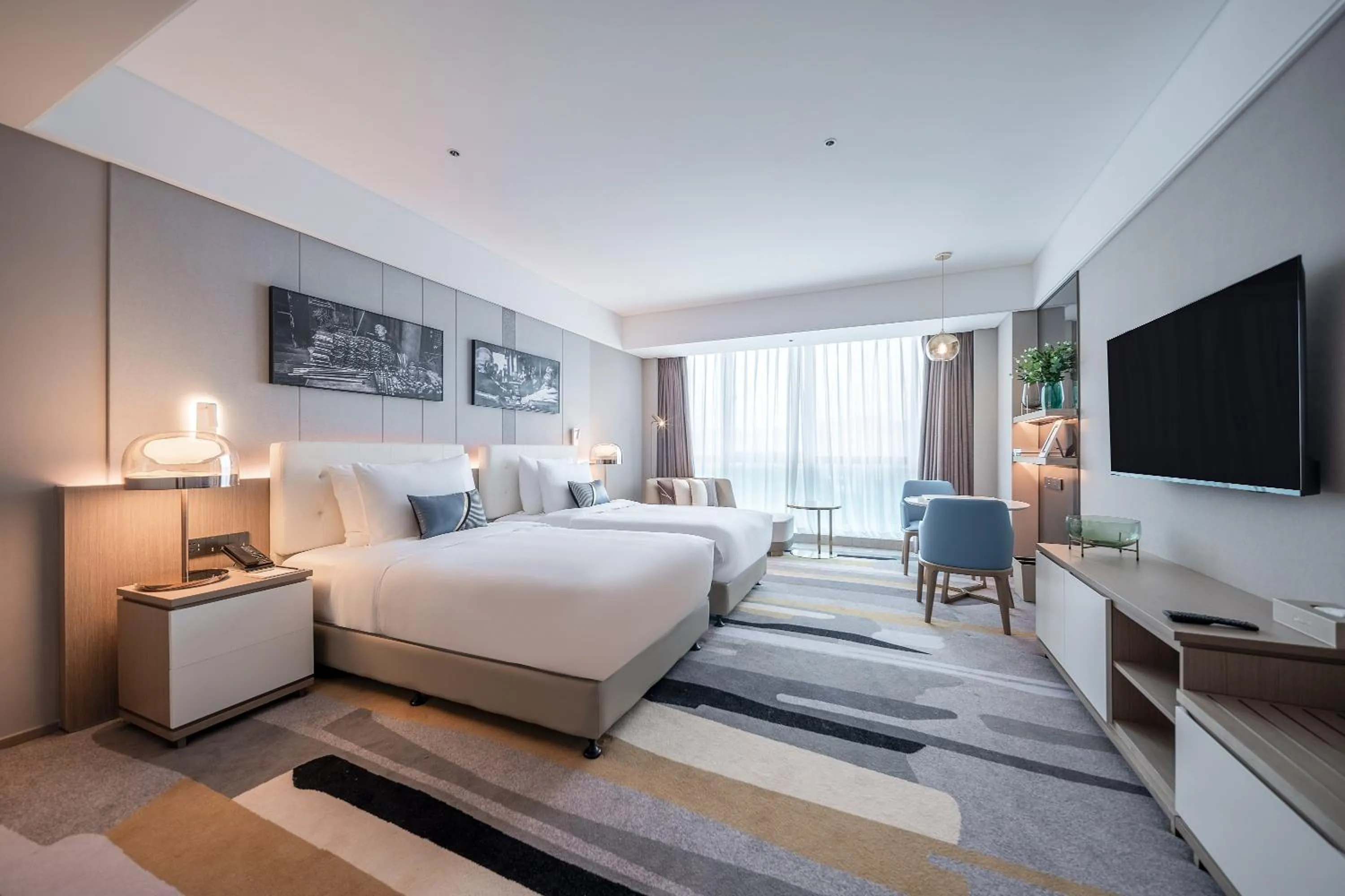 Photo of the whole room, Bed in Oaks Chengdu at Cultural Heritage Park