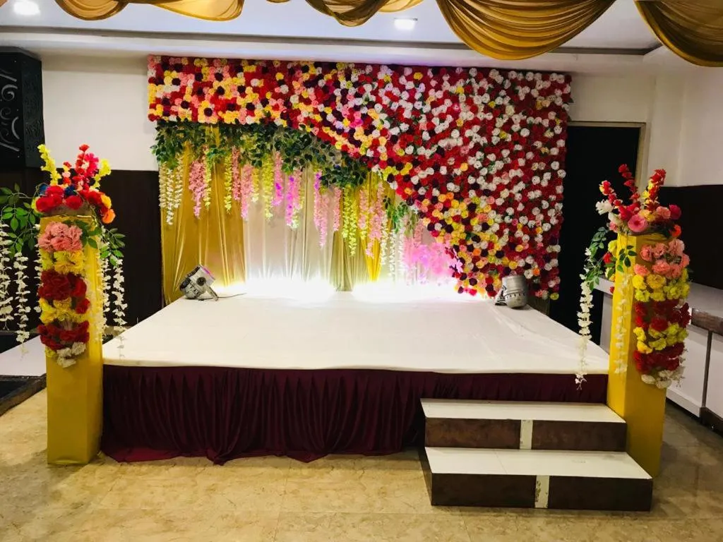 Bed in Hotel Royal Galaxy