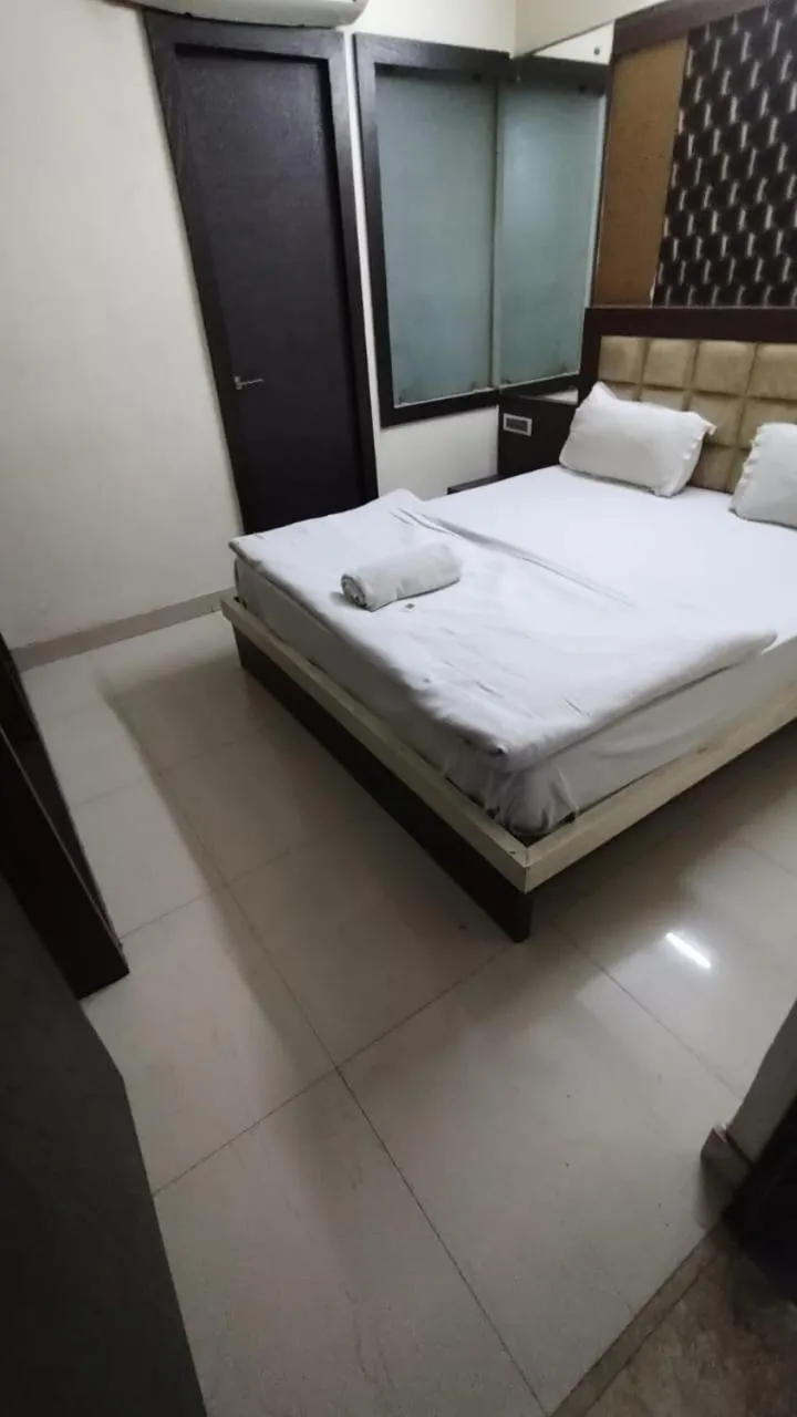Bed in Hotel Royal Galaxy