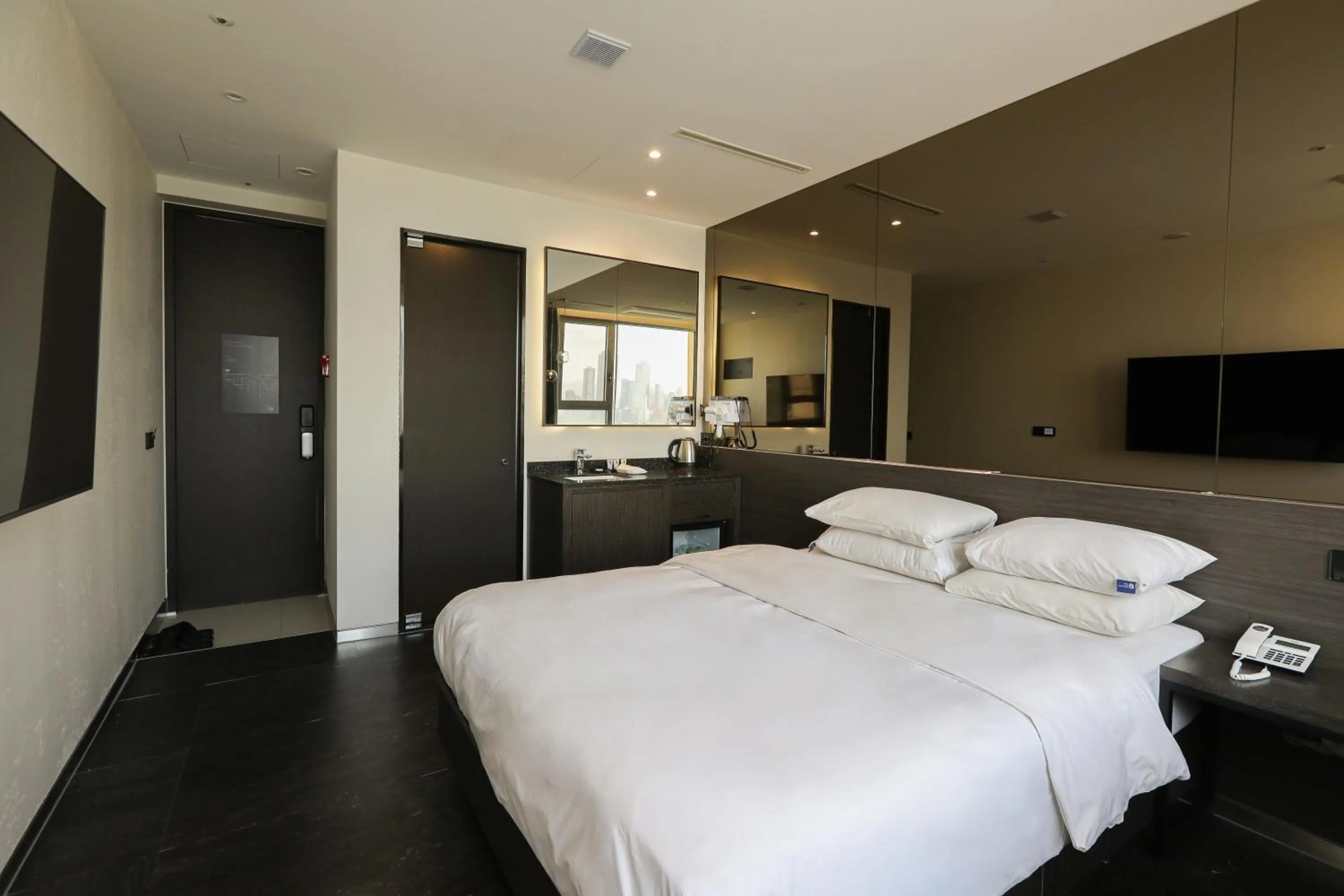 Bed in Hotel The Designers Hongdae