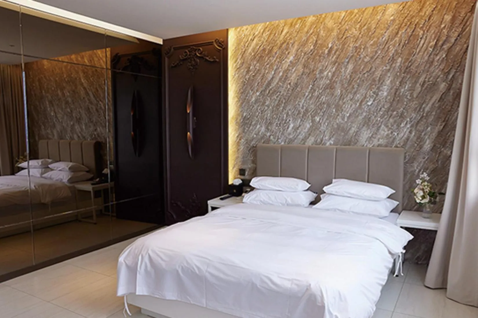 Bed in Hotel The Designers Hongdae