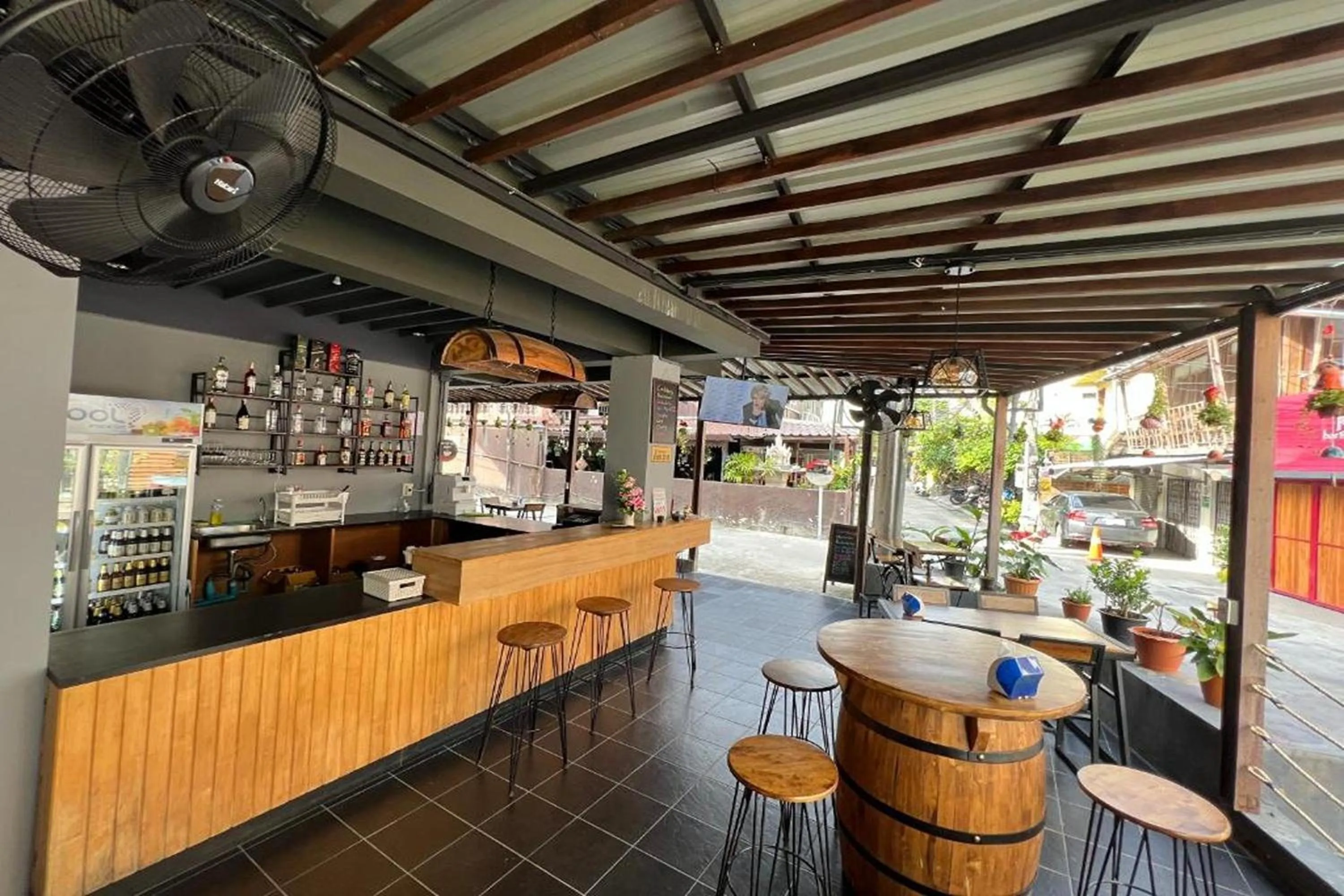 Restaurant/places to eat in The Voyager Guesthouse