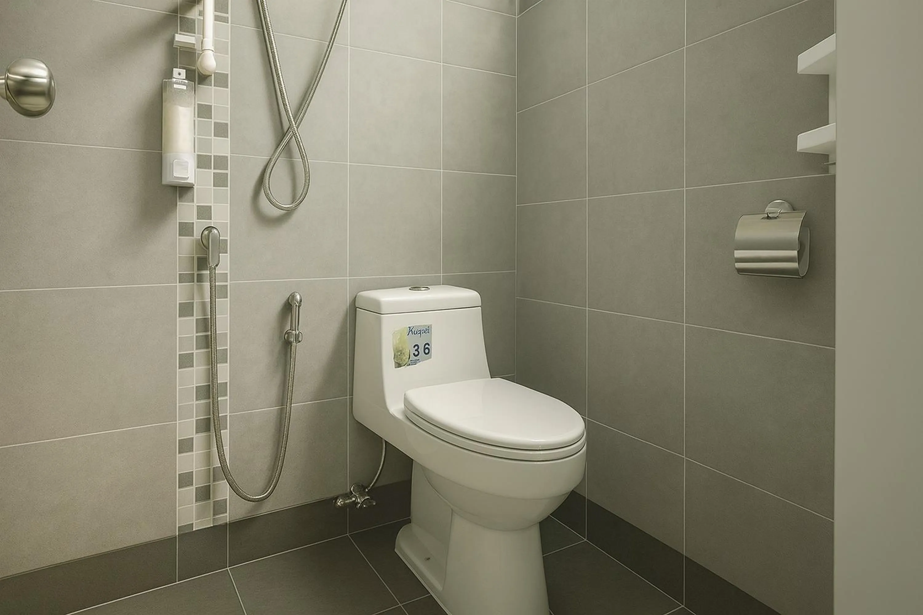 Shower in The Voyager Guesthouse