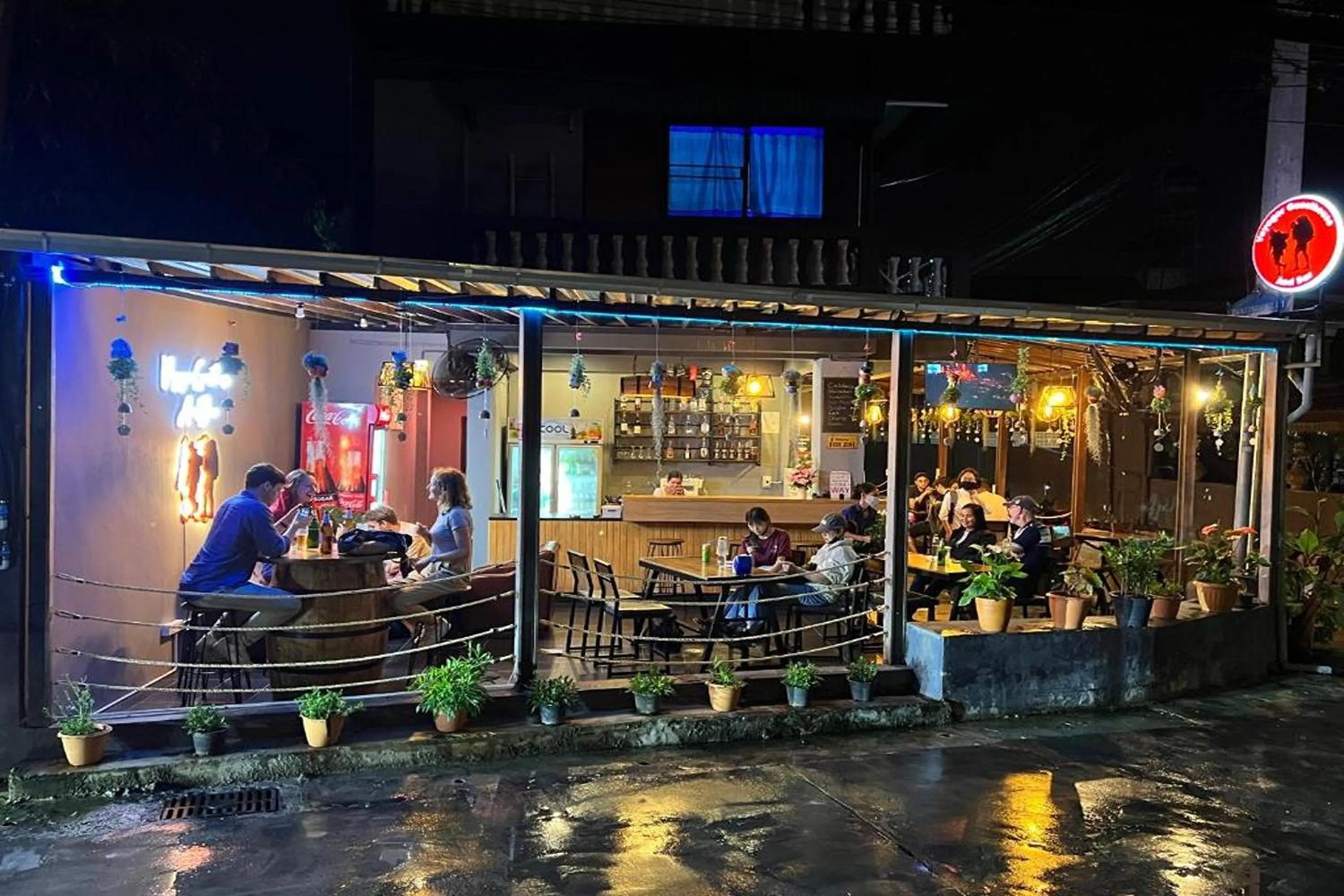 Restaurant/places to eat in The Voyager Guesthouse