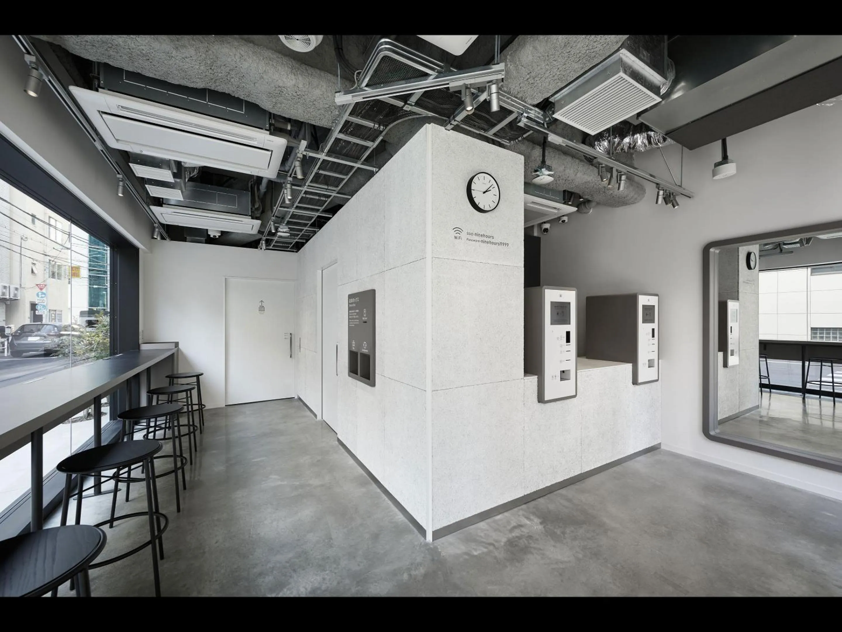 Lobby or reception in 9h nine hours Ningyocho