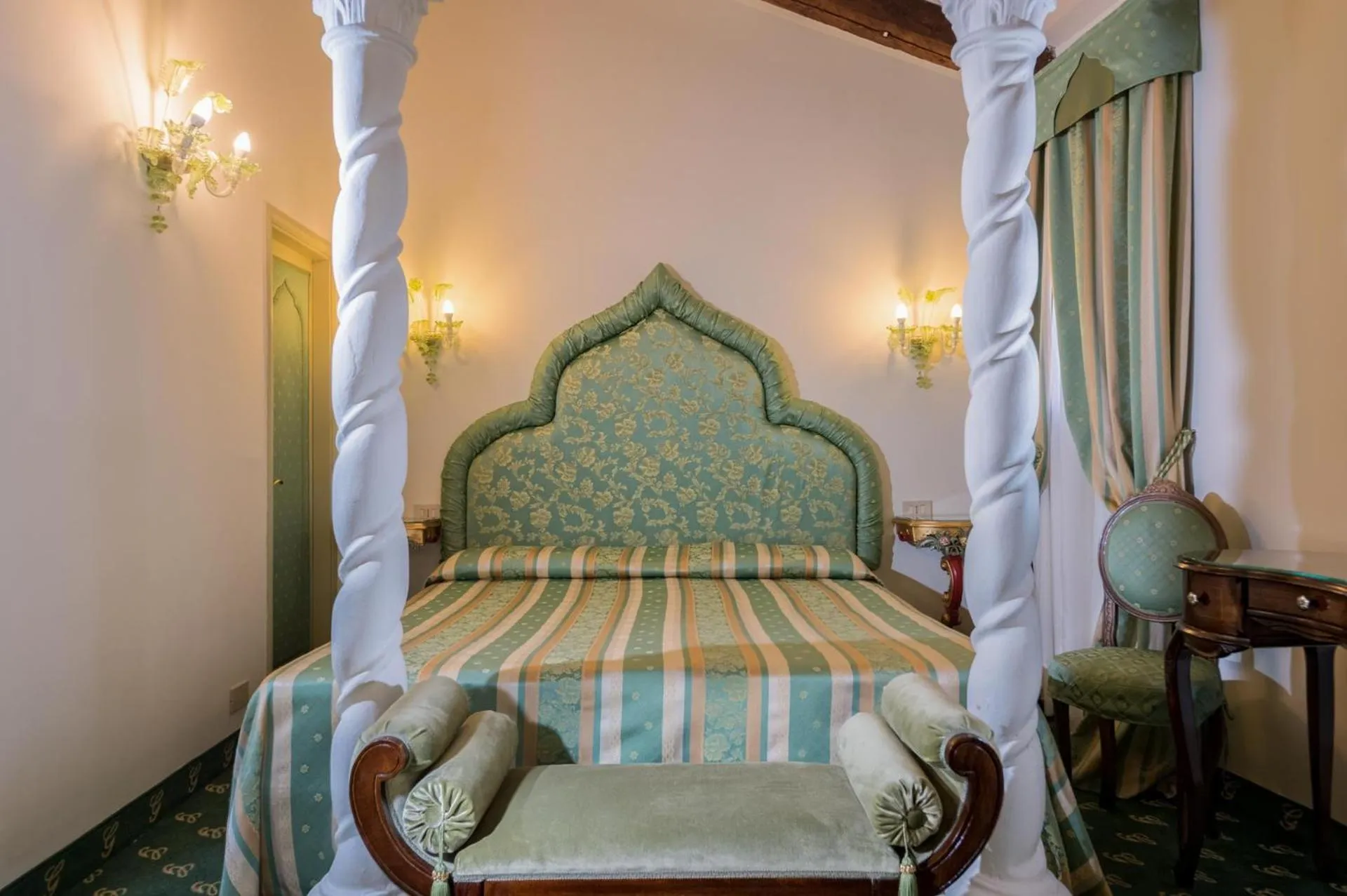 Bedroom, Bed in Hotel Giorgione