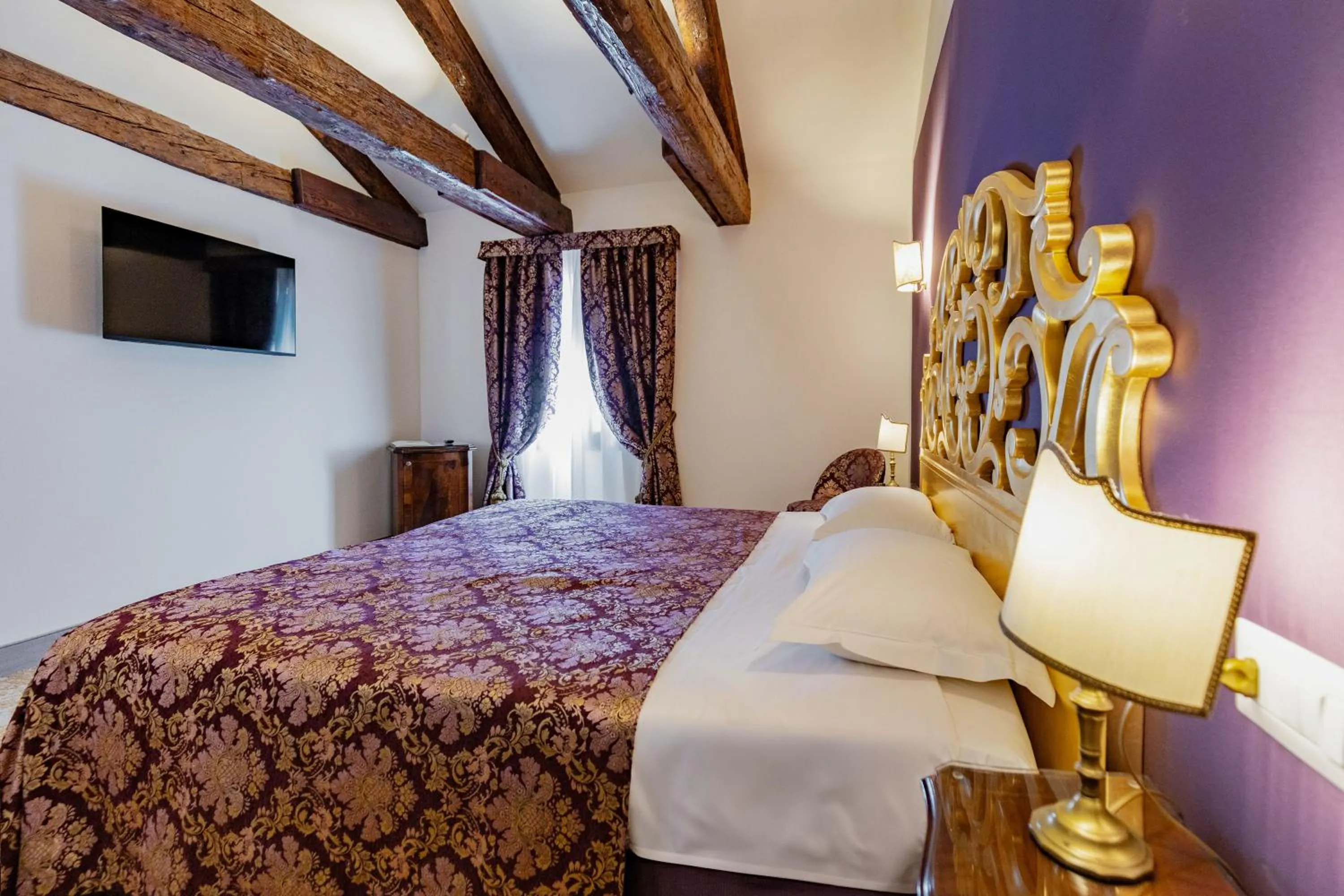 Bedroom, Bed in Hotel Giorgione