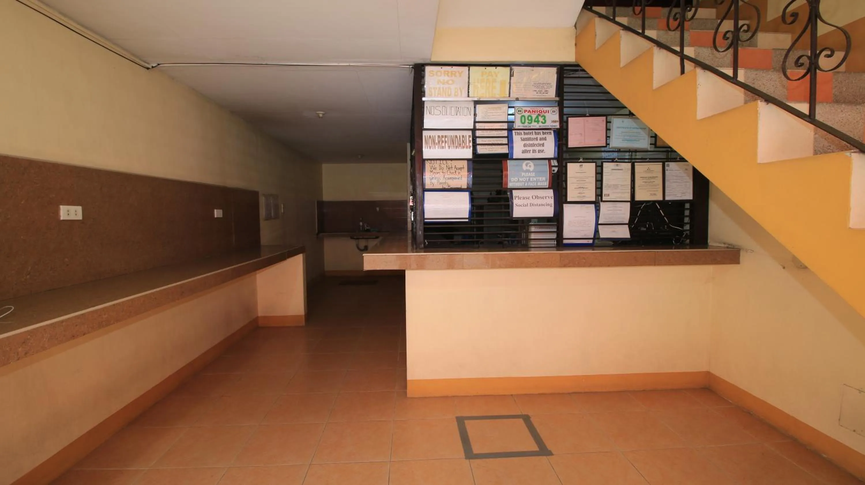 Lobby or reception in Golden Success Hotel I by RedDoorz