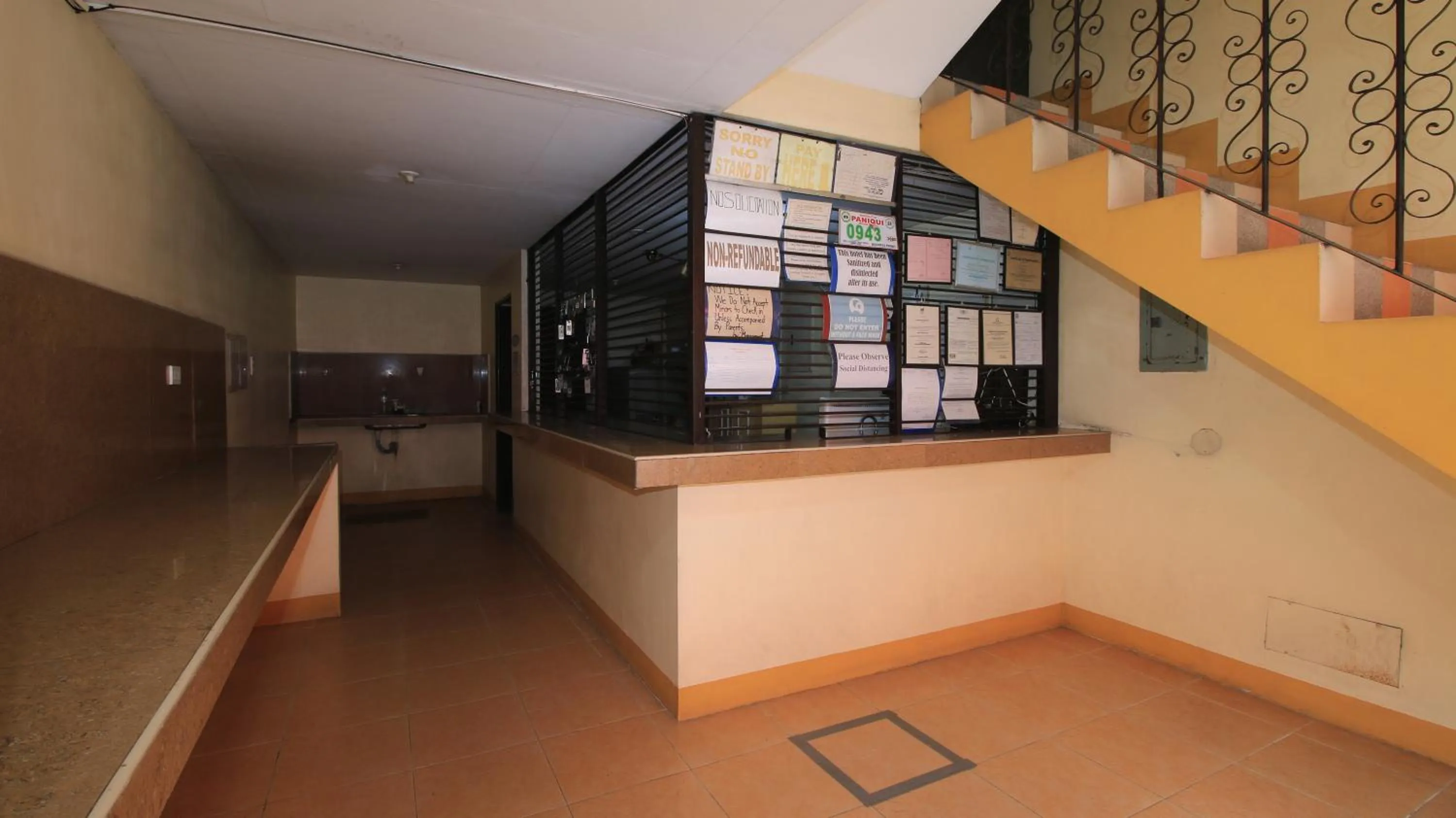 Lobby or reception in Golden Success Hotel I by RedDoorz