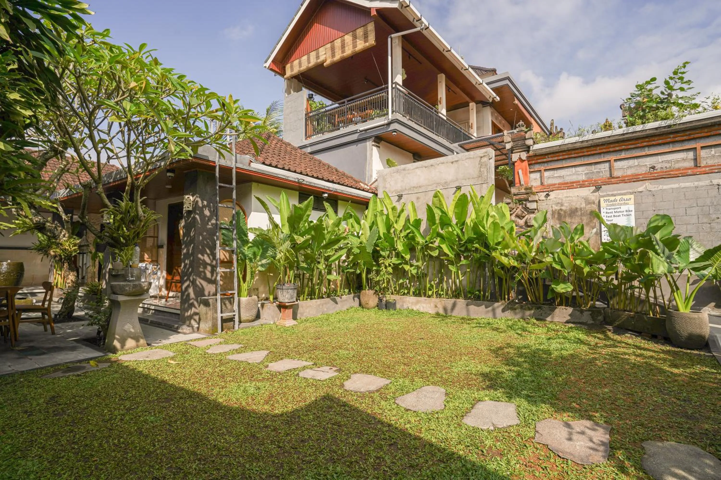 Children play ground in Made Arsa Homestay