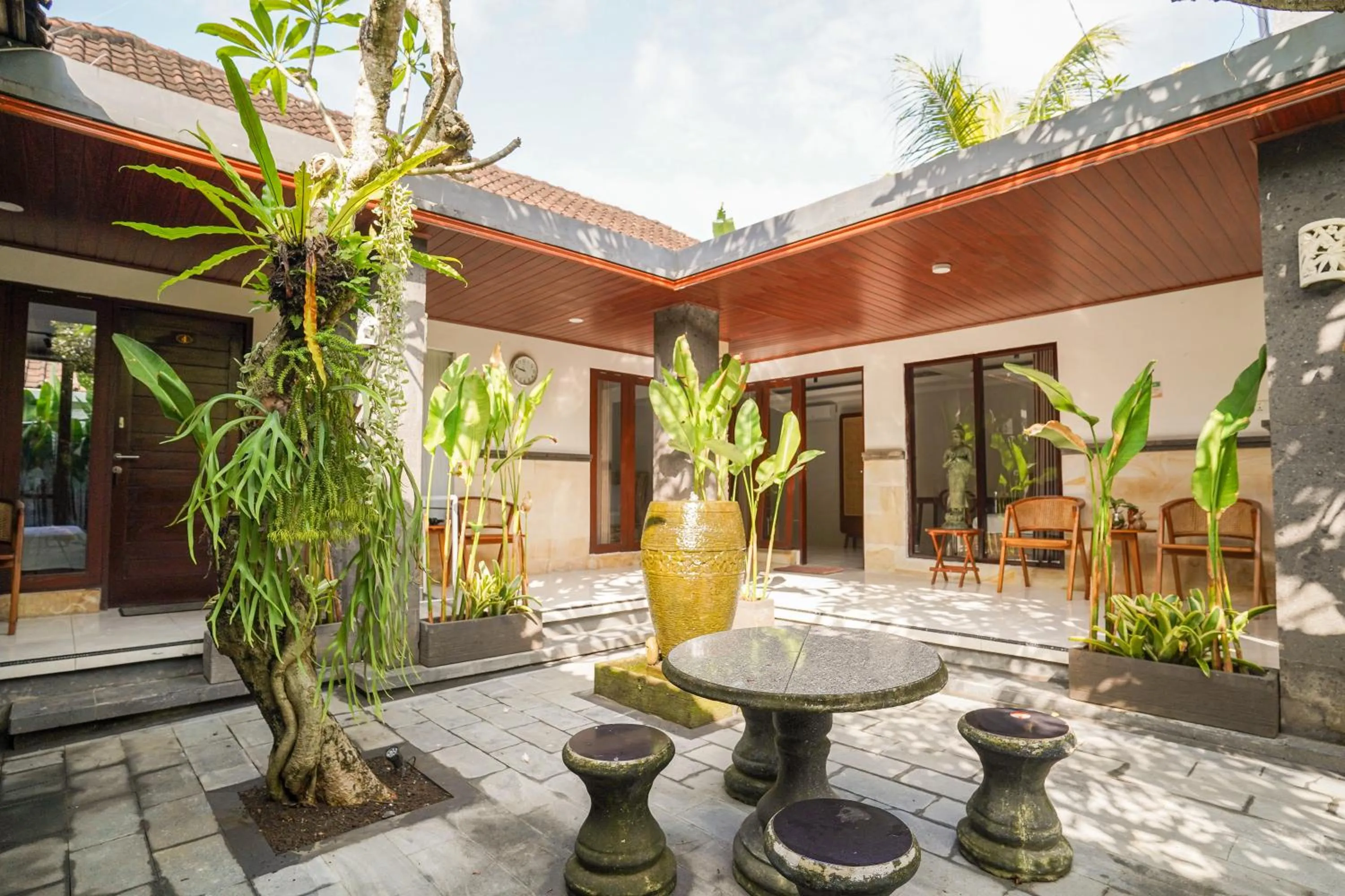 Property building in Made Arsa Homestay