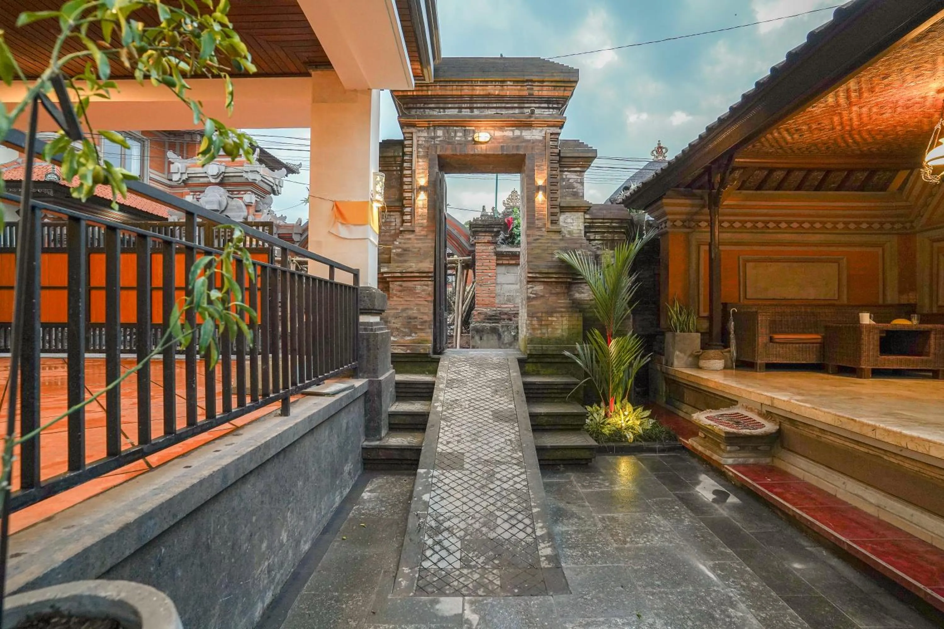 Facade/entrance in Made Arsa Homestay