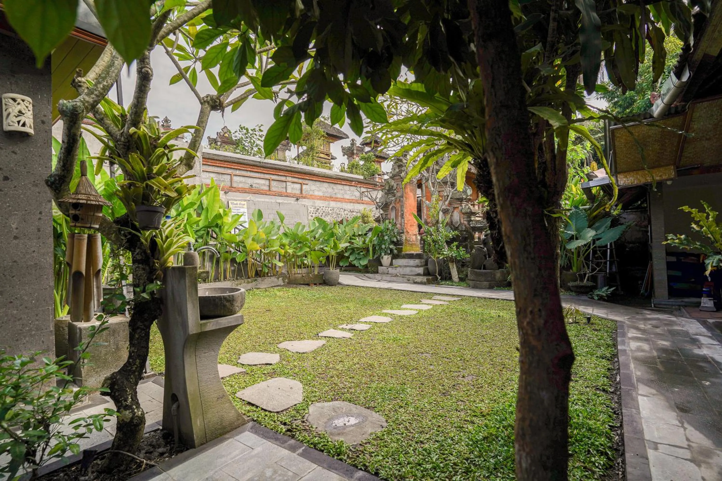 Garden in Made Arsa Homestay
