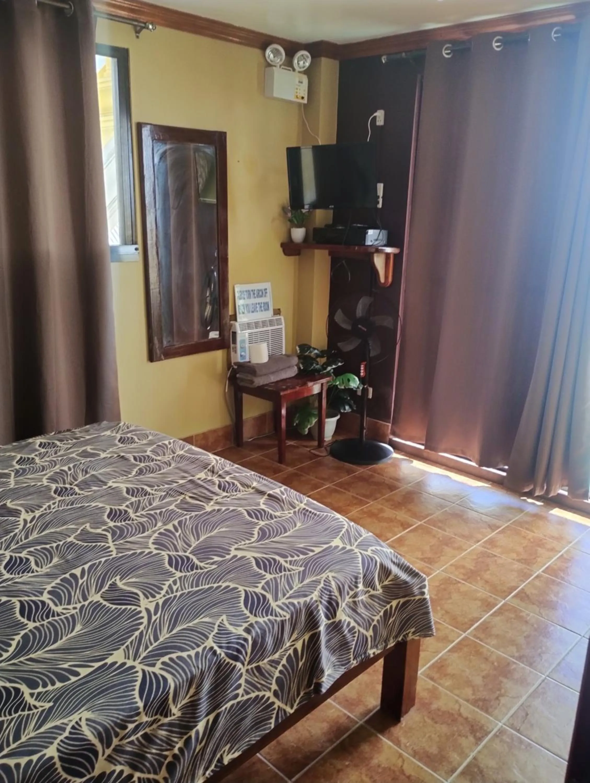 Property building, Bed in Sailfishbay Surf And Big Game Fishing Lodge