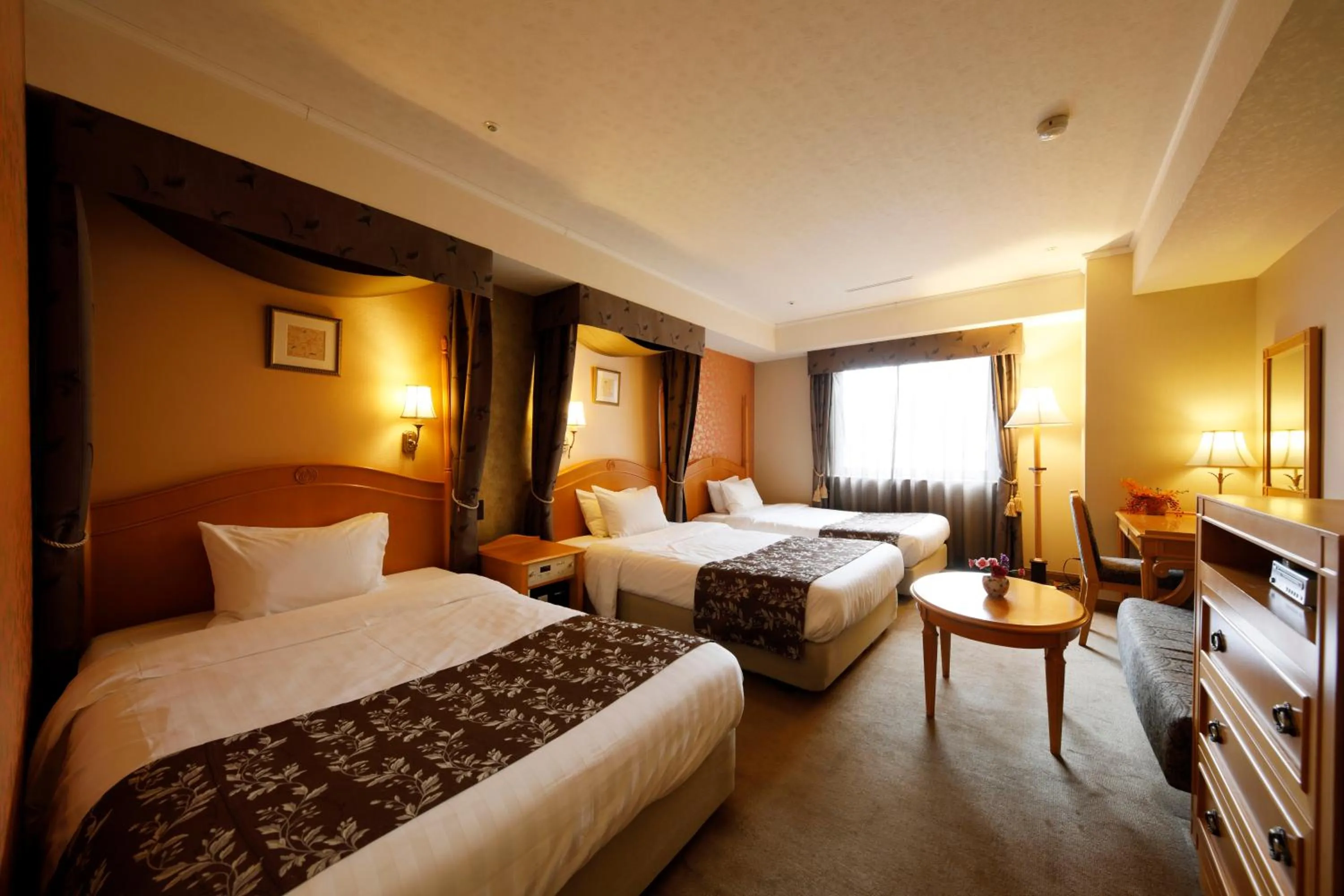 Photo of the whole room, Bed in Kanazawa Hakuchoro Hotel Sanraku -Natural Hot Spring-