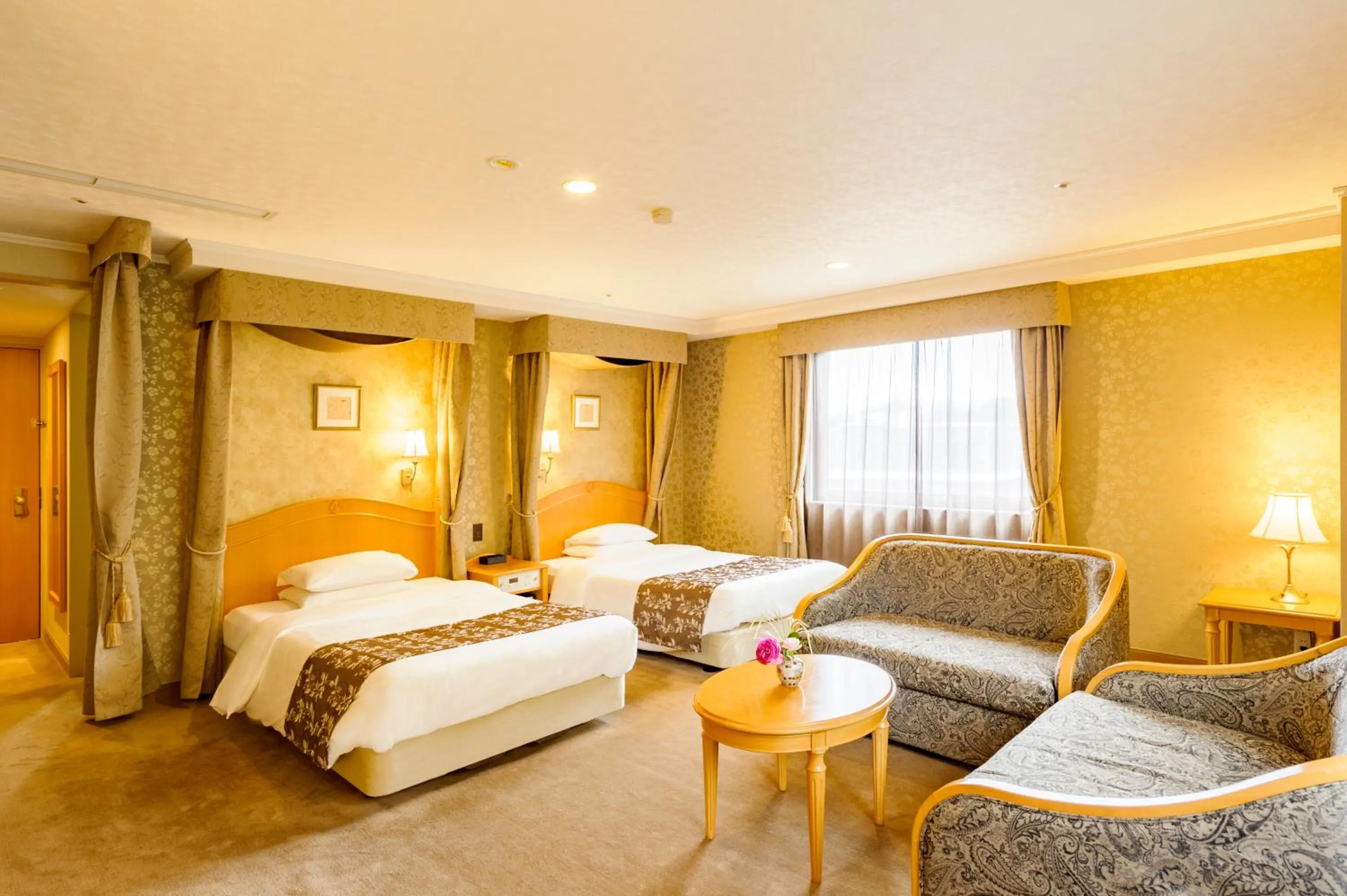Photo of the whole room, Bed in Kanazawa Hakuchoro Hotel Sanraku -Natural Hot Spring-