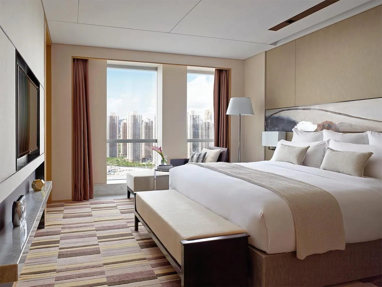 Photo of the whole room, Bed in Langham Place Xiamen