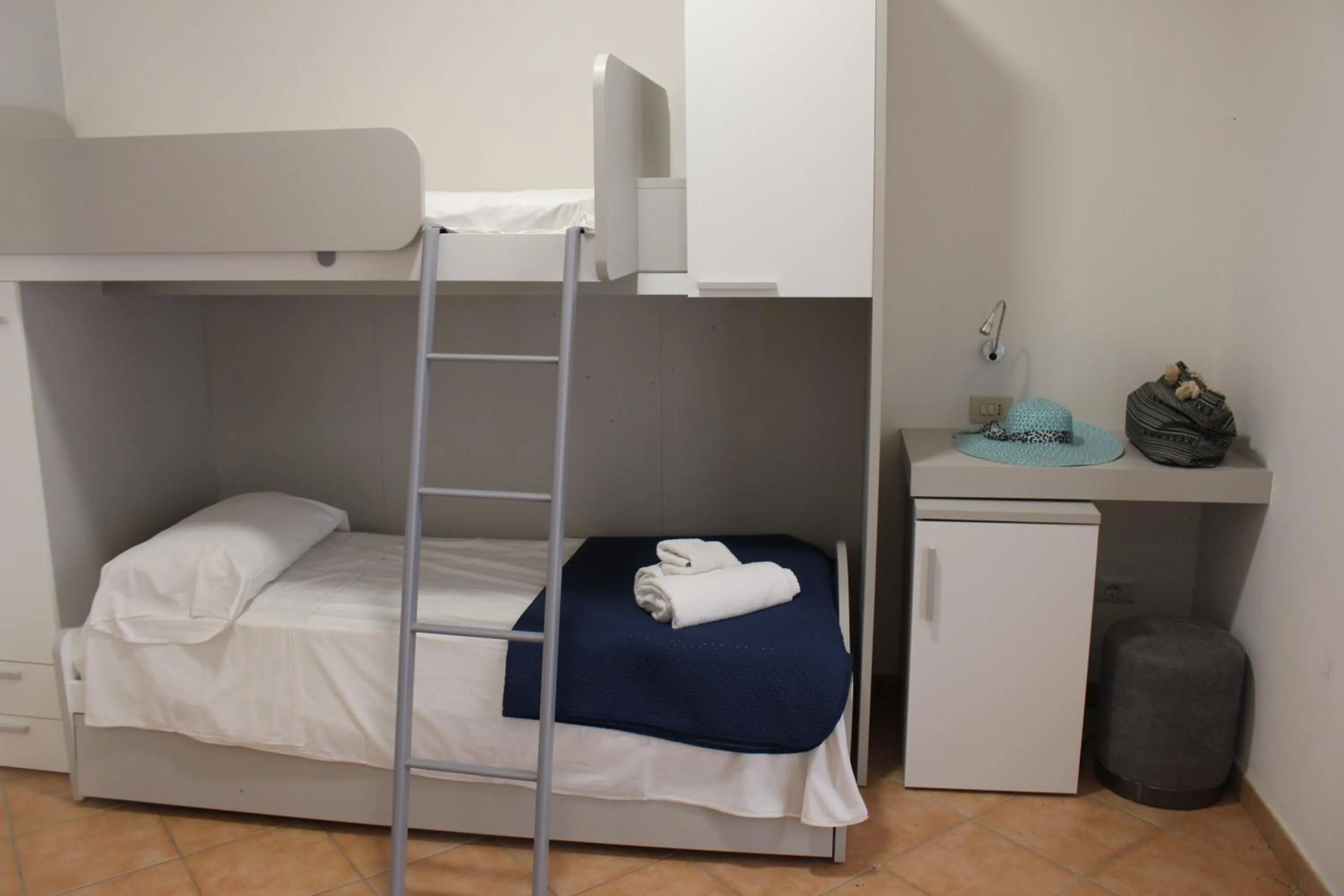 bunk bed, Bed in Residence Hotel La Taverna