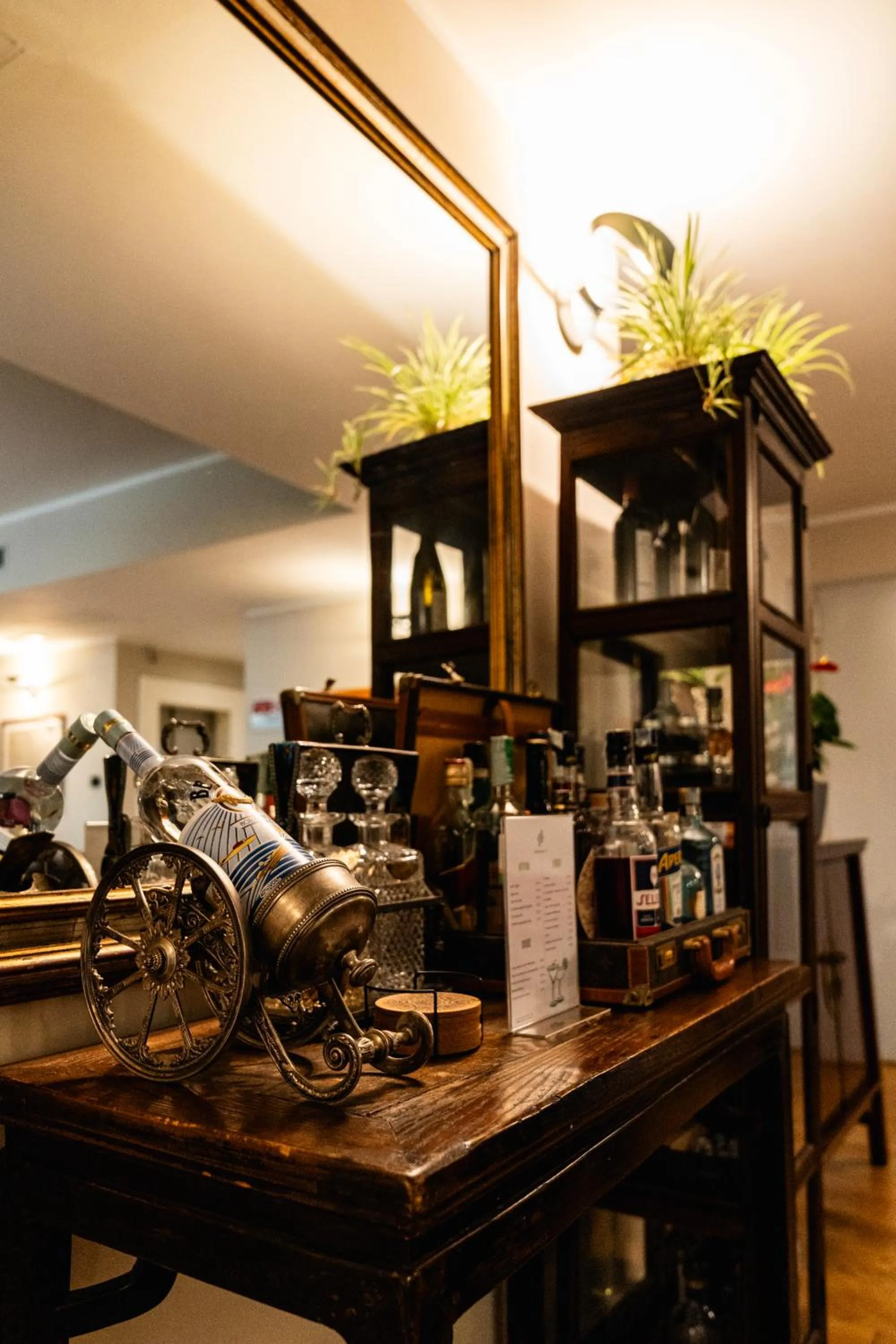Coffee/tea facilities in TownHouse 33 Boutique Hotel