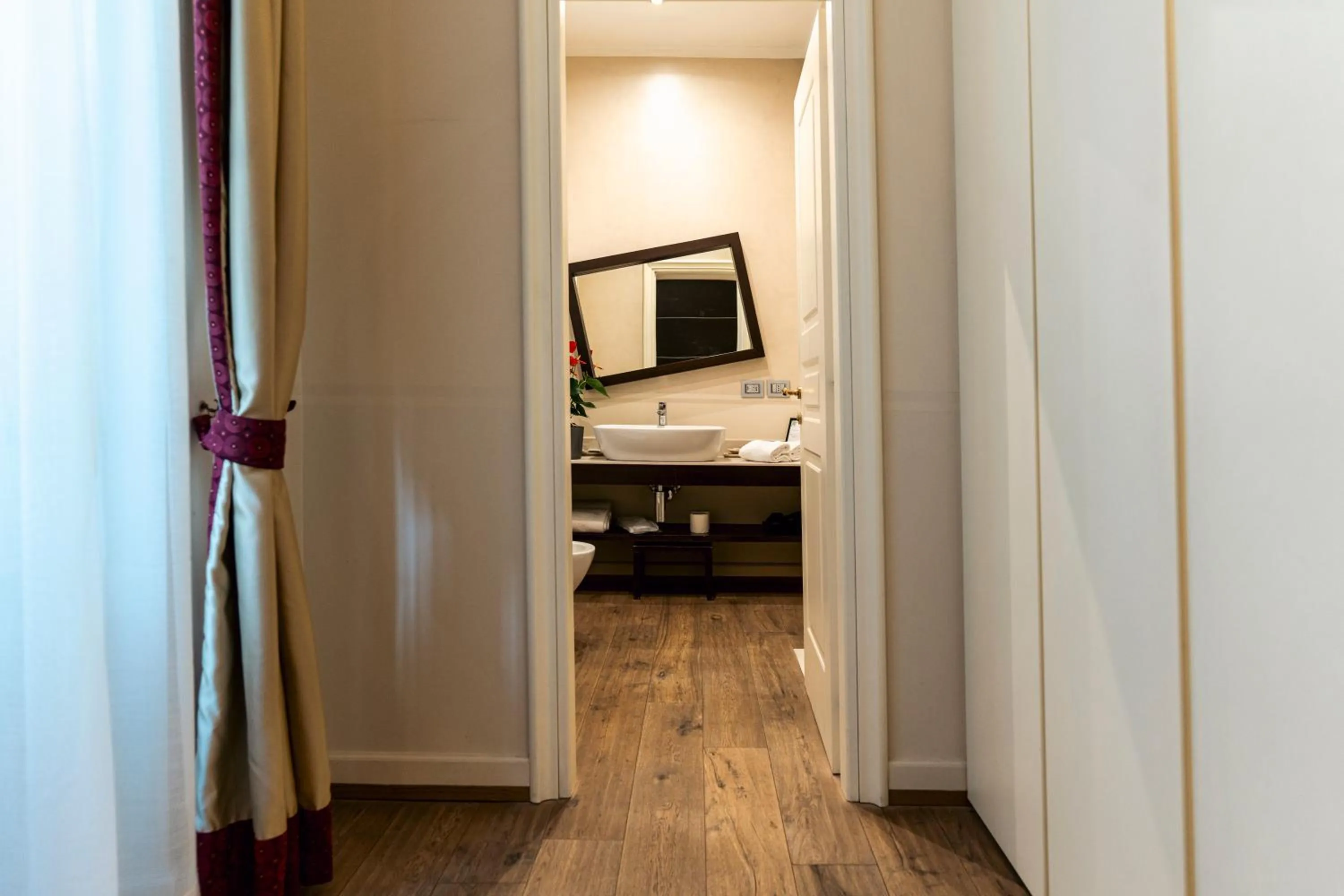 Bathroom in TownHouse 33 Boutique Hotel