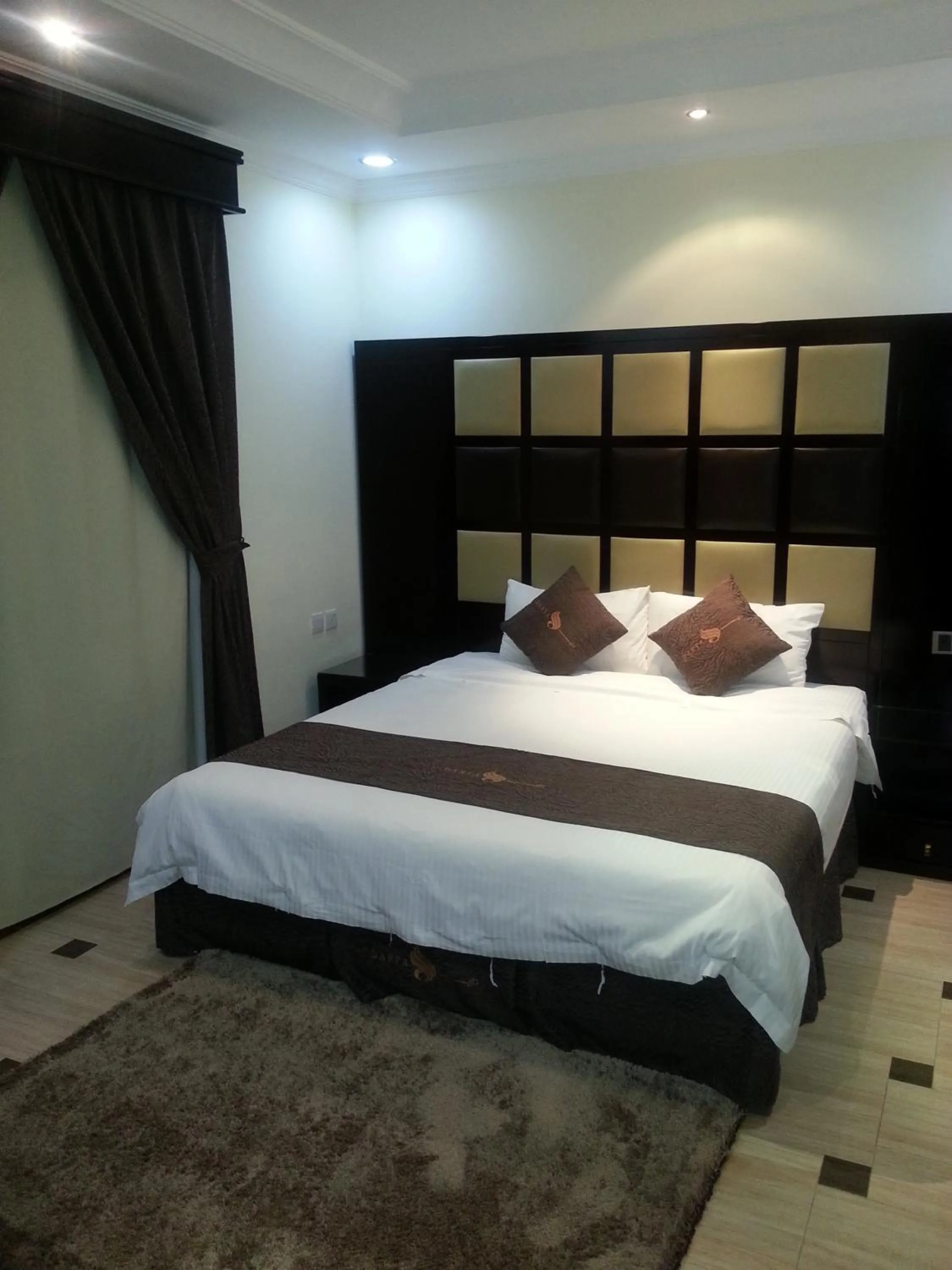 Bedroom, Bed in Dorar Darea Serviced Apartments - Al Malqa
