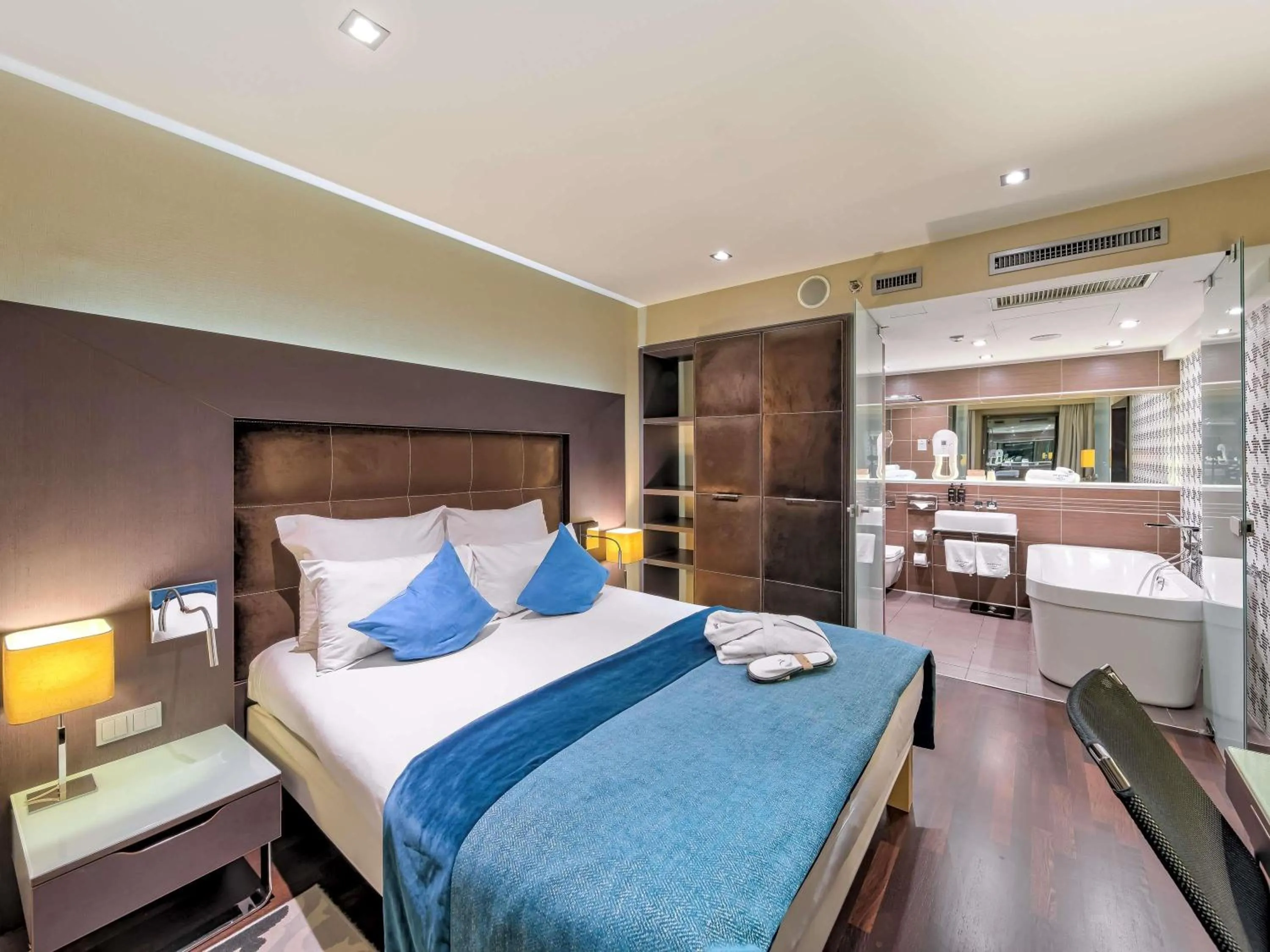 Photo of the whole room, Bed in Mercure Gdańsk Stare Miasto