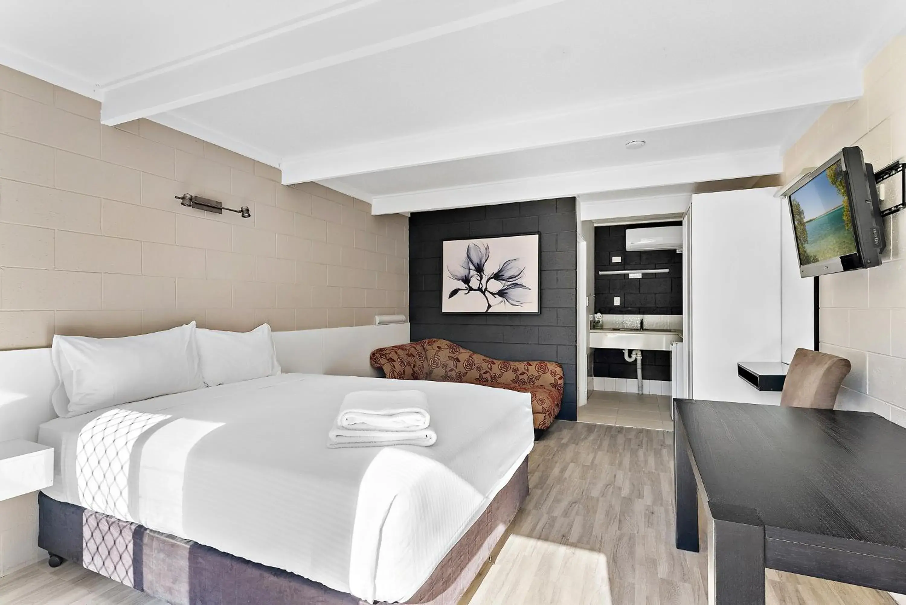 Queen Room in Buderim Fiesta Motel Queen Room in Buderim Fiesta Motel