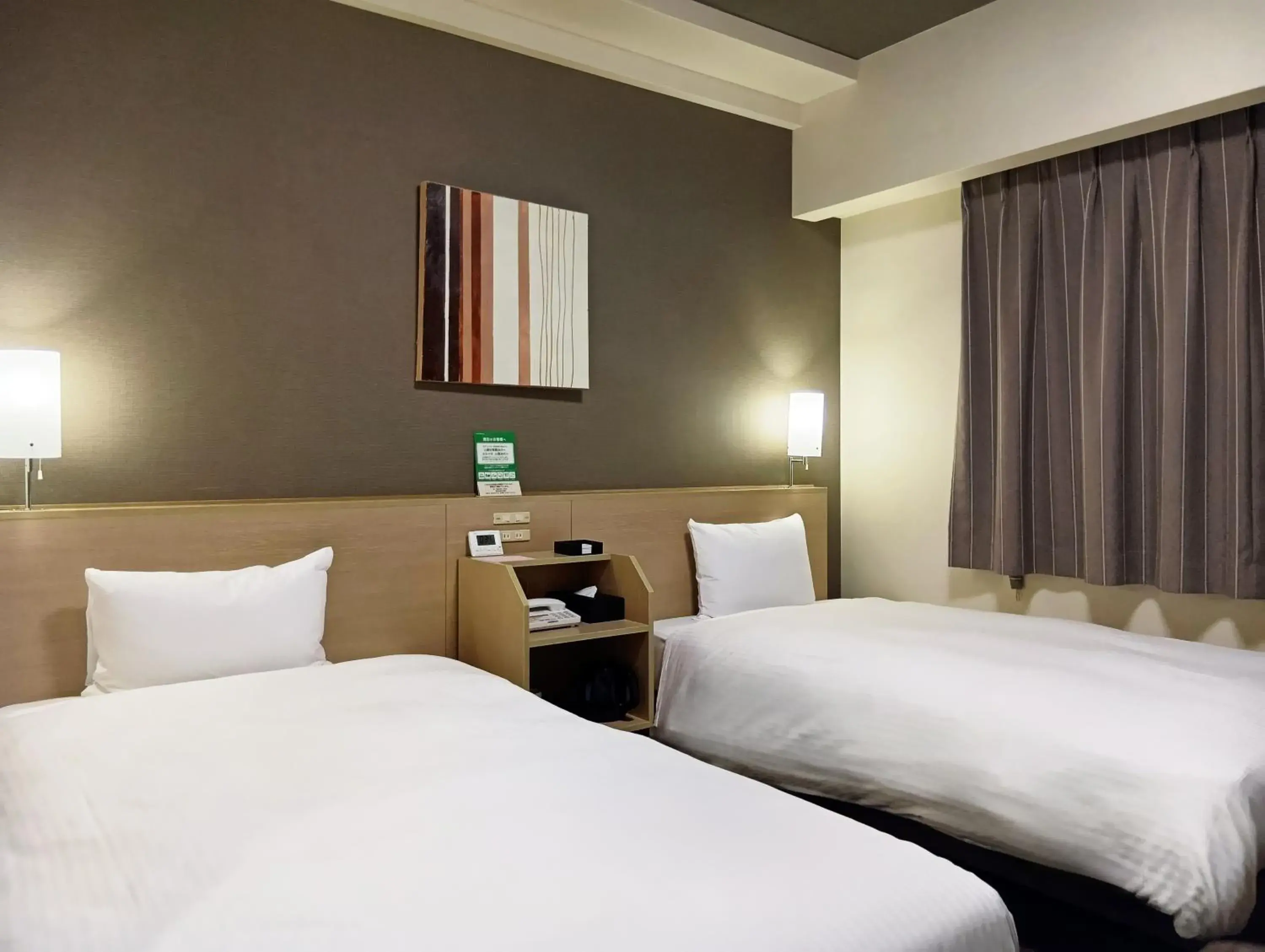 Twin Room - Smoking in Hotel Route Inn Hashimoto Twin Room - Smoking in Hotel Route Inn Hashimoto