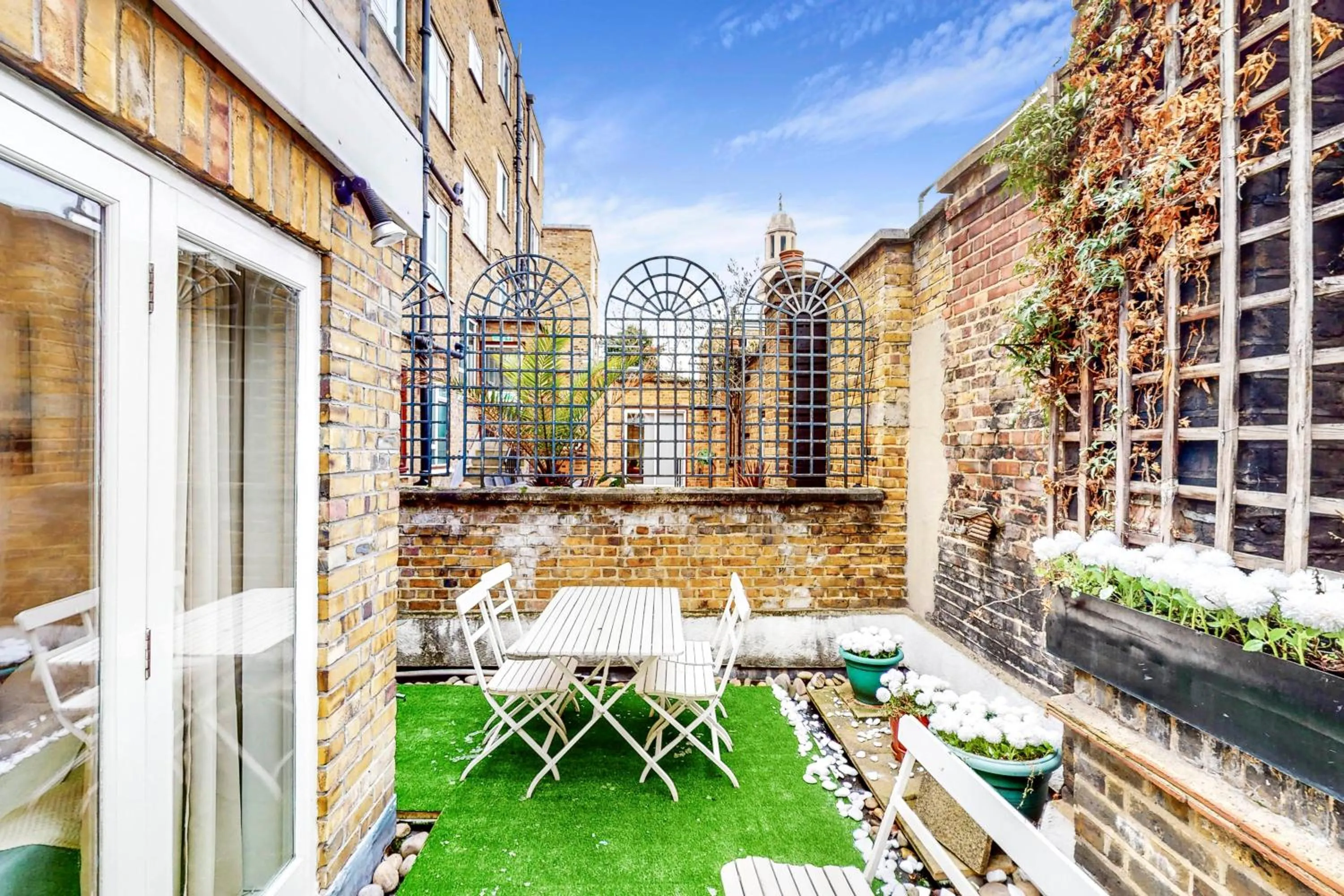 Garden in Park Lane Apartments Marble Arch