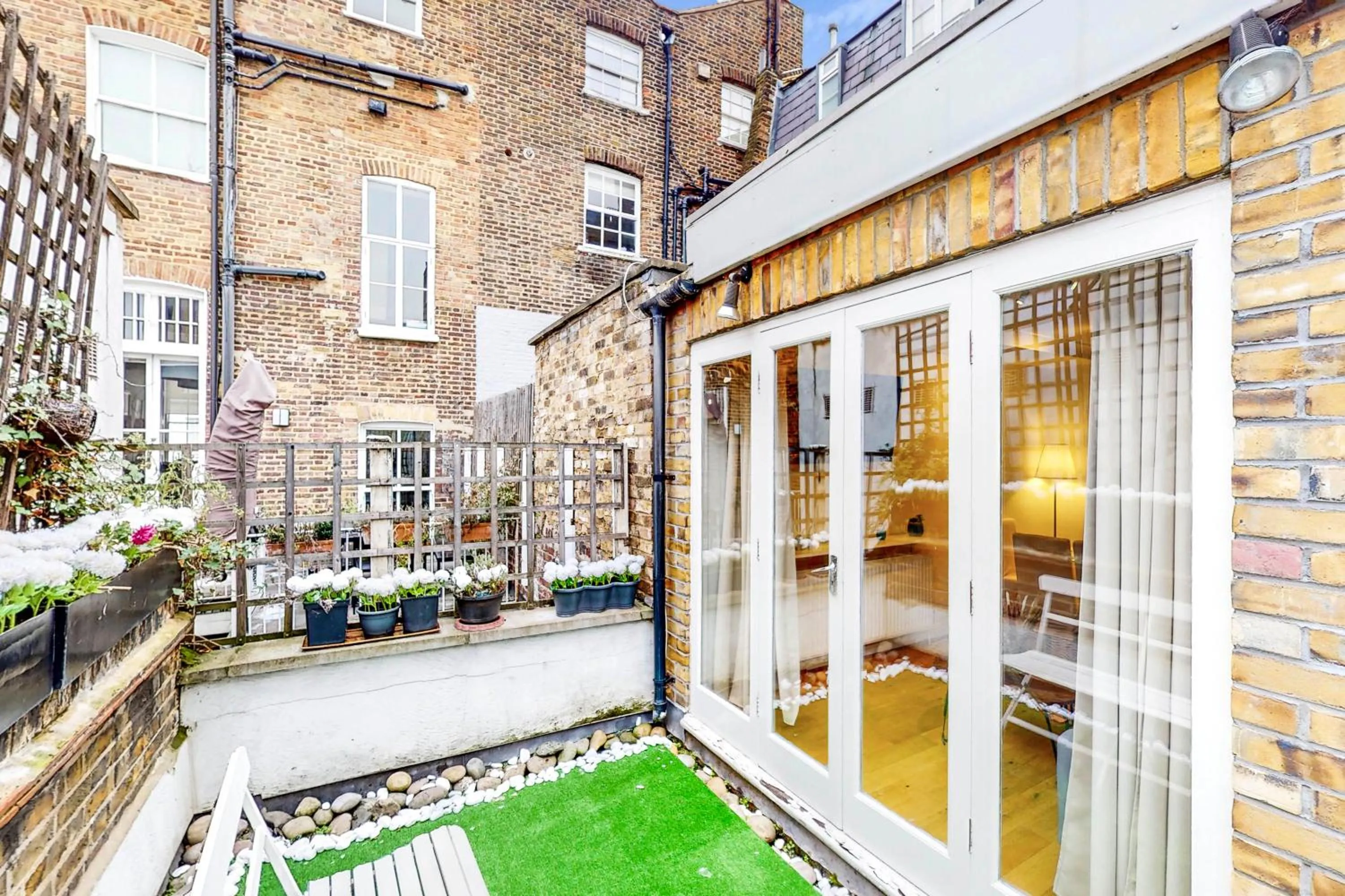 Garden in Park Lane Apartments Marble Arch