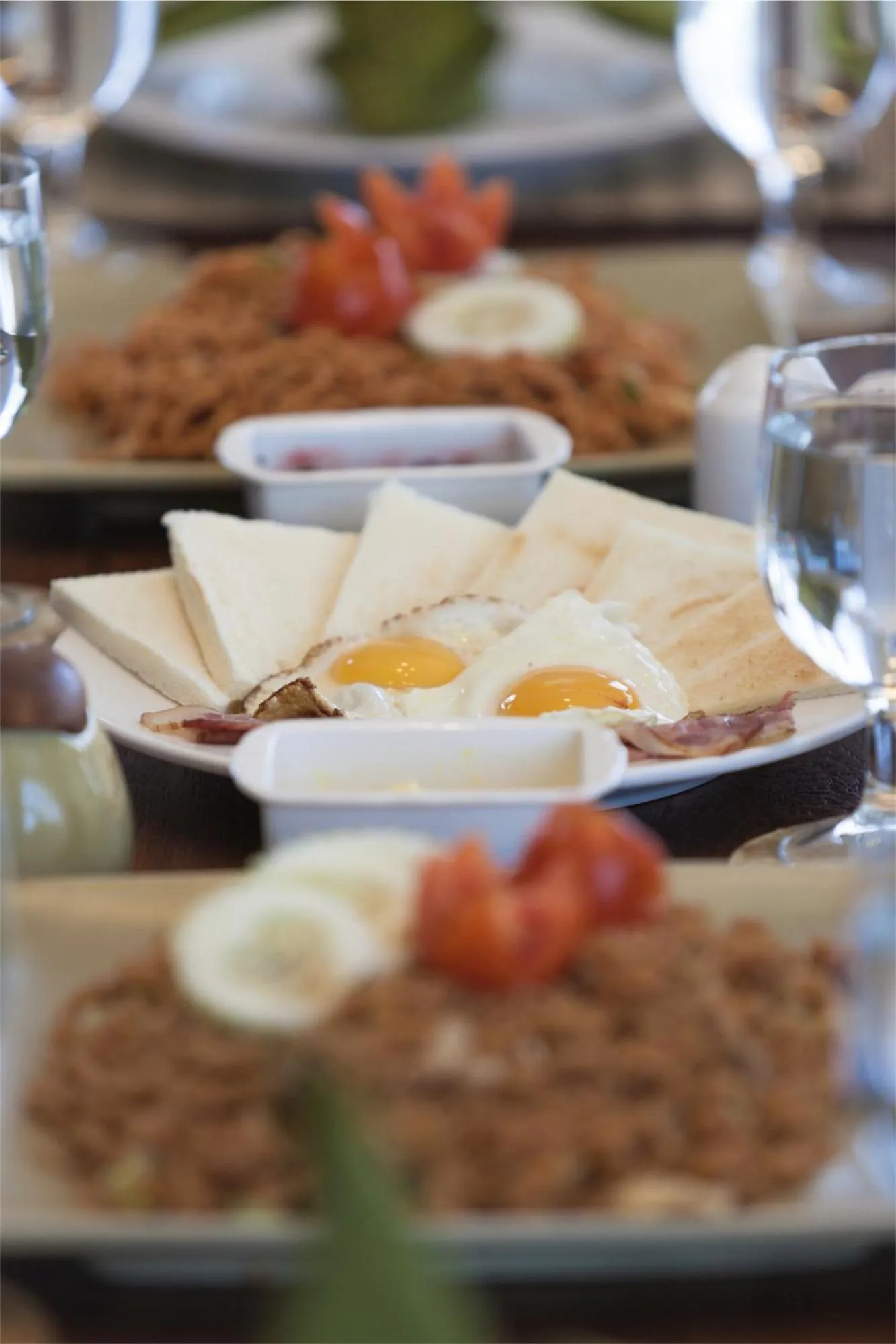 Breakfast in Villa Kumuda by Nakula