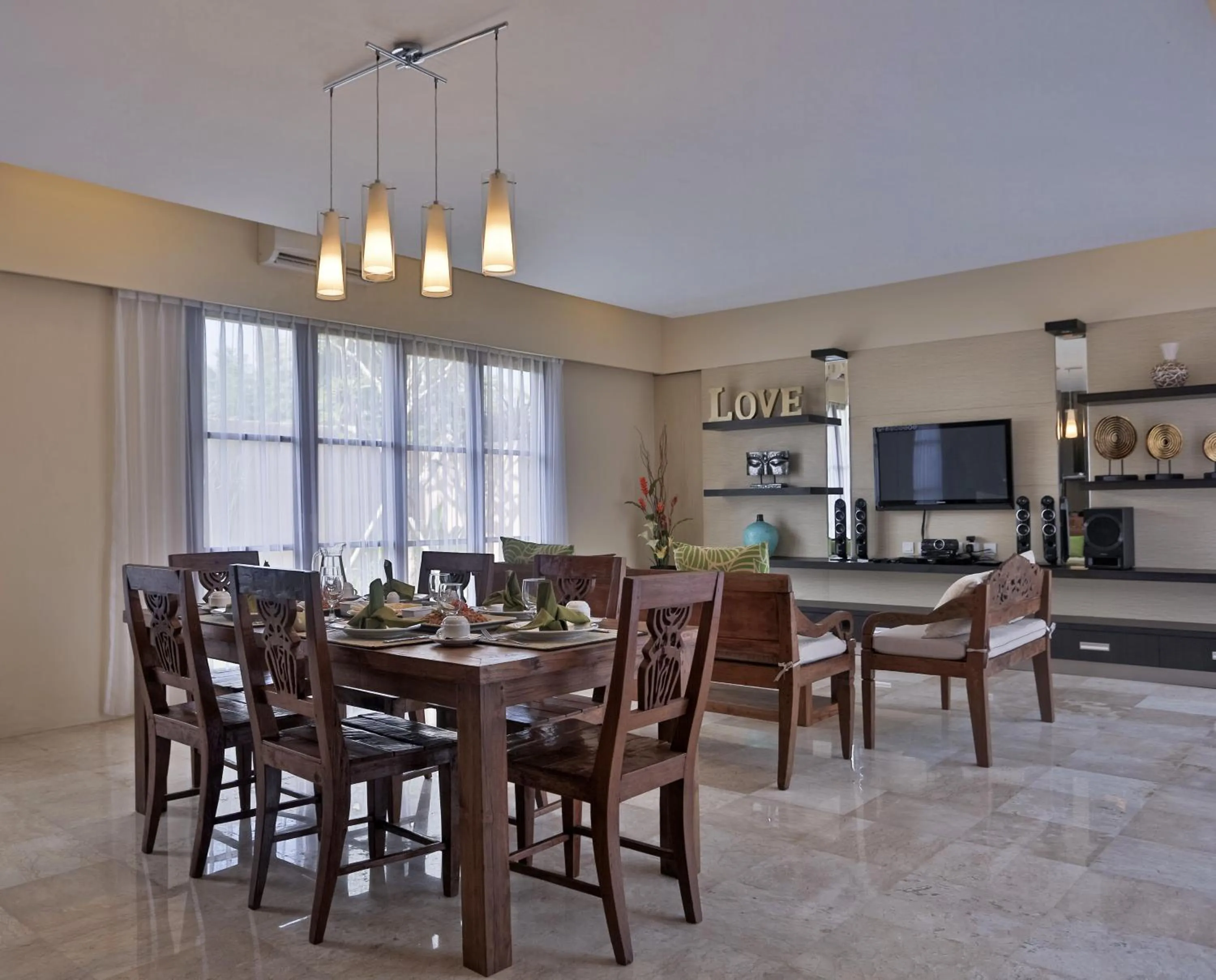 TV and multimedia in Villa Kumuda by Nakula