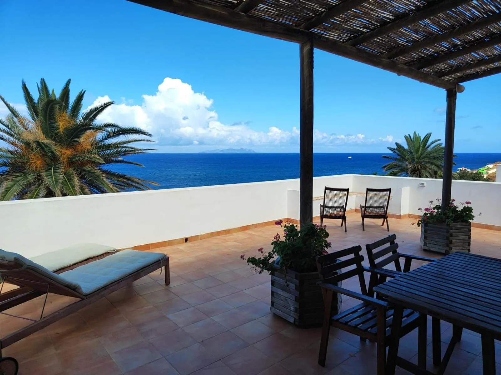 Sea view in Marettimo Residence
