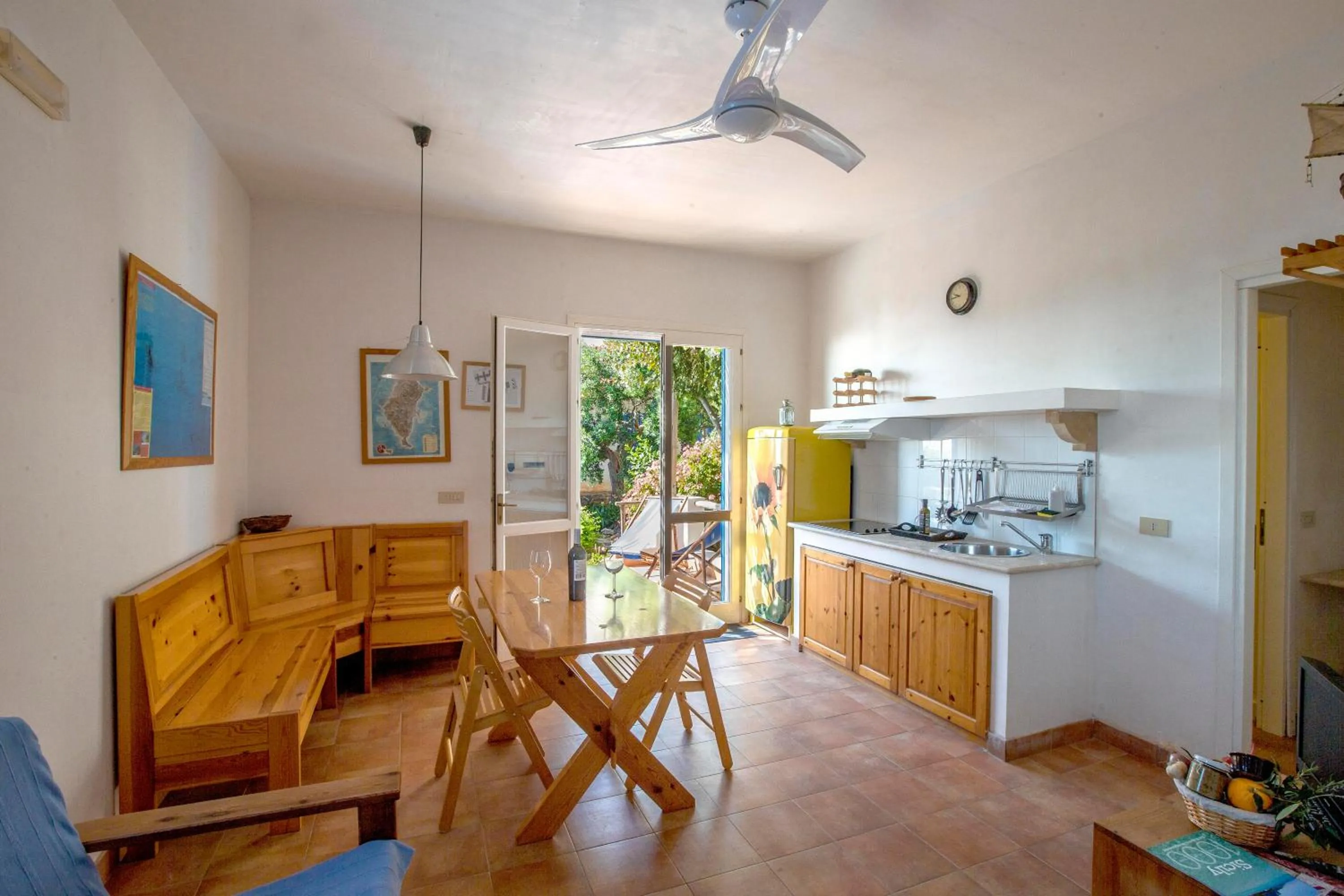 Kitchen or kitchenette in Marettimo Residence