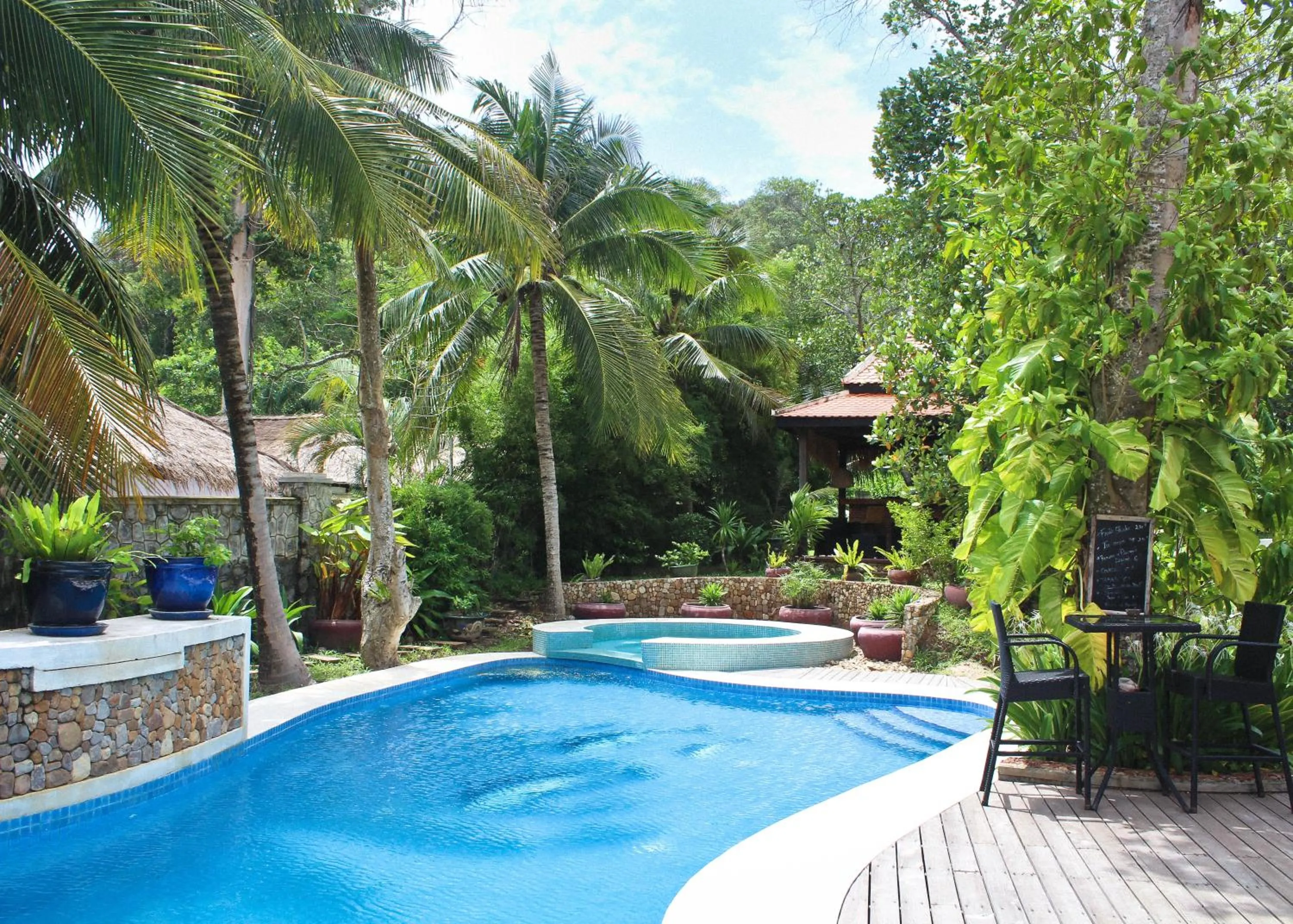 Swimming pool in Sabbay Kep